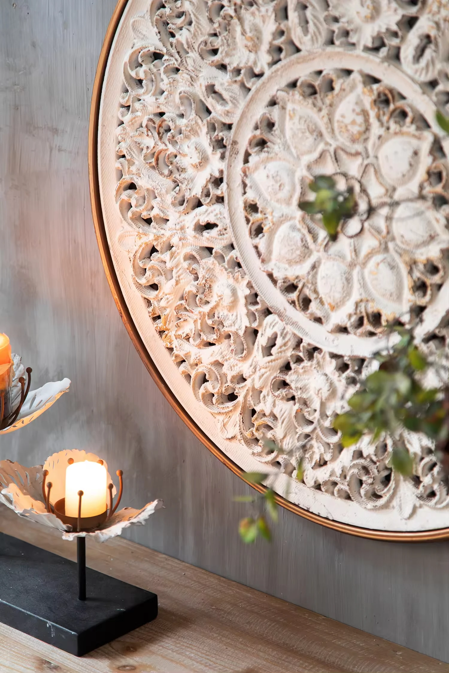 Essent Handmade Home Decor Antique White Wooden Paneling Carved Round Wall Trim Wall Panel Carved Circular Decoration