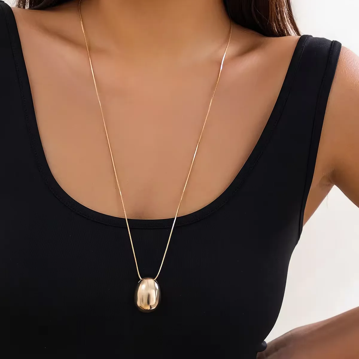 Water drop glossy pendant necklace women versatile premium sense of niche design snake bone chain jumper chain