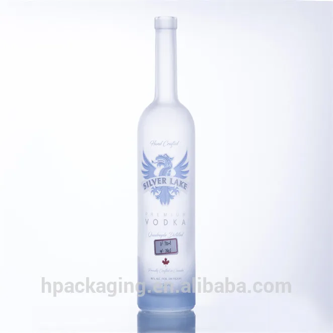 Customized Logo 700ml Flint Glass Arizona Whiskey Spirits Bottle With Cork