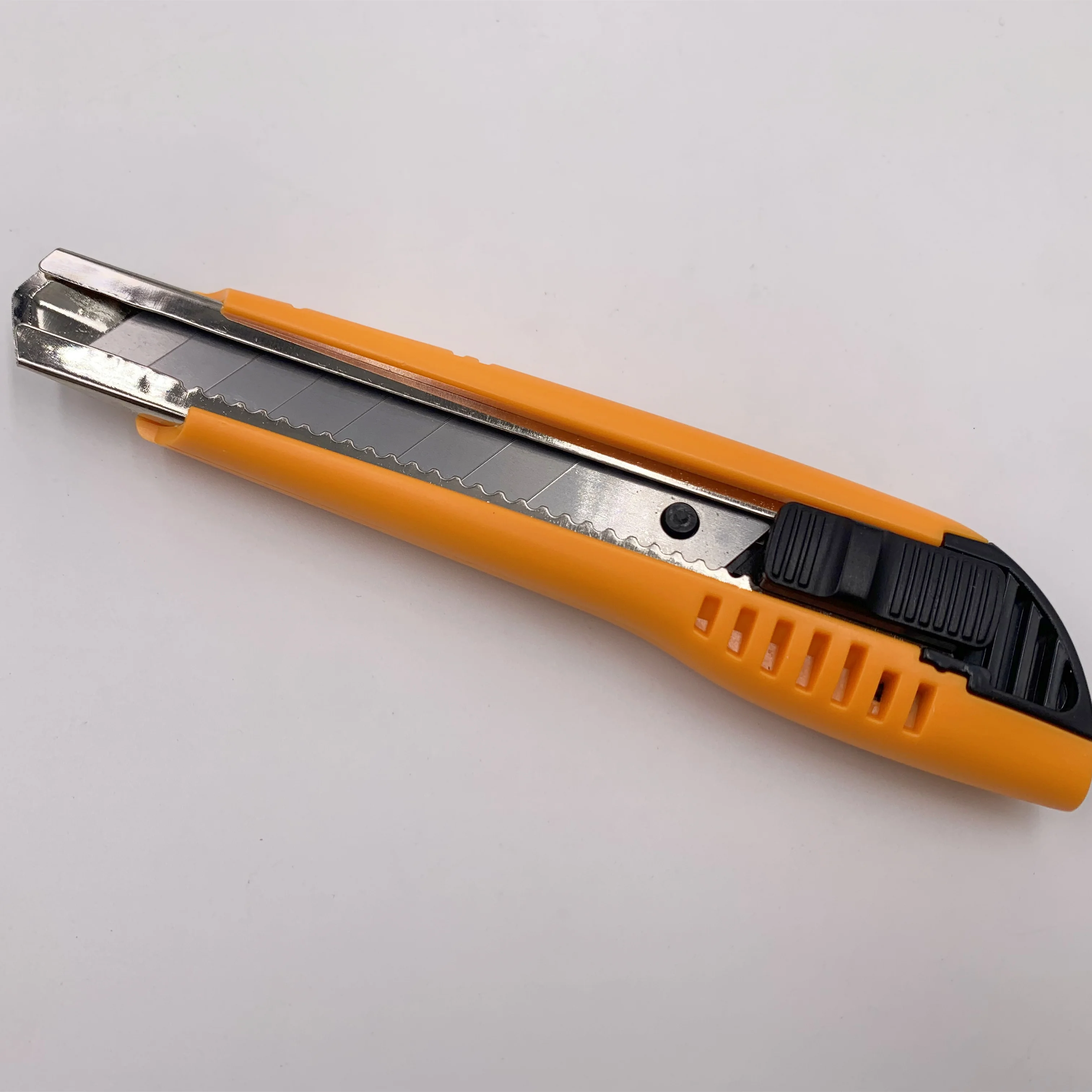 Plastic Handle Carbon Steel Blade Art Knife Sliding Retractable Cutter Paper Sliding Cutter Utility Knife