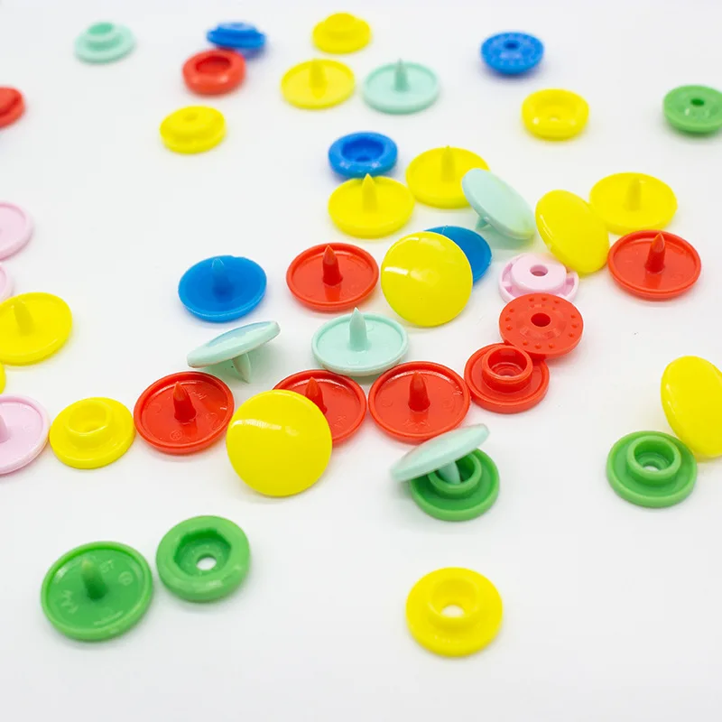 Factory Sale Black Plastic Snap Press Button Fasteners Rivets 9mm 4Parts Snap Buttons
