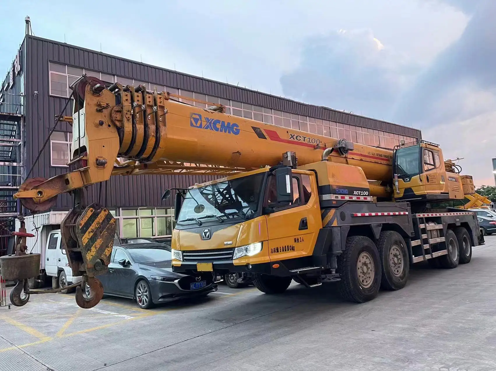The Second Hand XCMG XCT80 80 Tons  Used Mobile Truck Crane for sale
