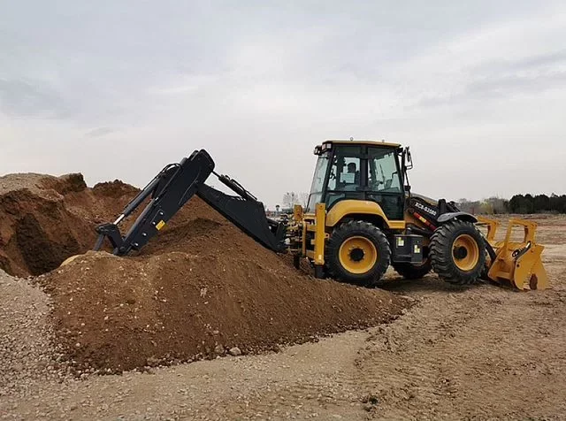 Все абсолютно новые 3.5Ton Грузоподъемность 4x4 небольшой экскаватор-погрузчик XC8-S3580 цена