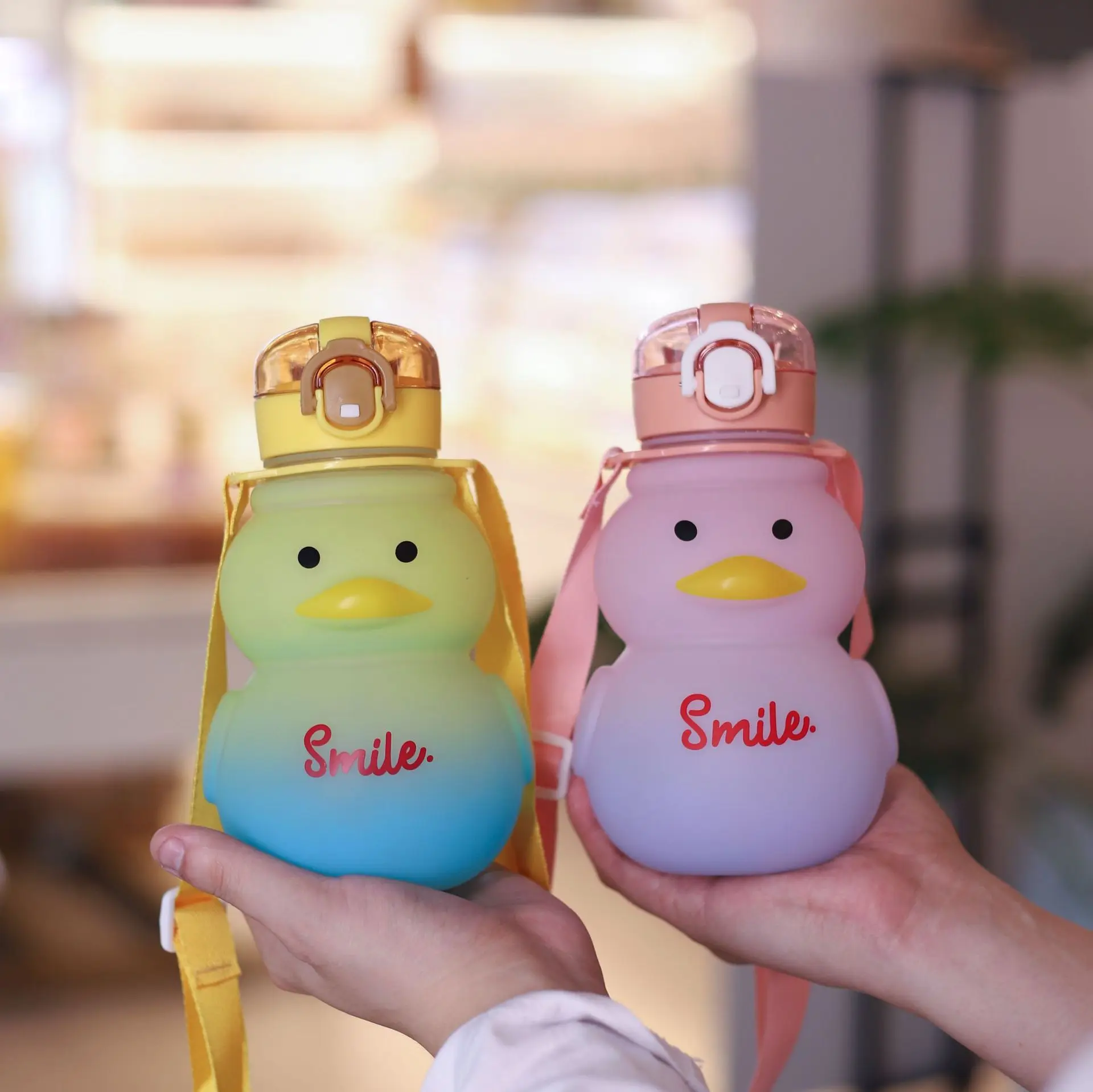 Large Capacity Cute Little Yellow Duck Water Cup Fall Resistance  Plastic Cup Water Bottle With Straw For Kids
