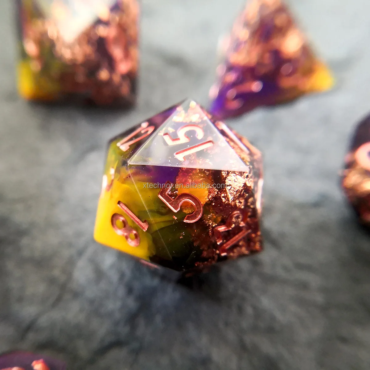 Пользовательский полный набор многогранных игральных костей DnD острых краев ручной работы DND для
