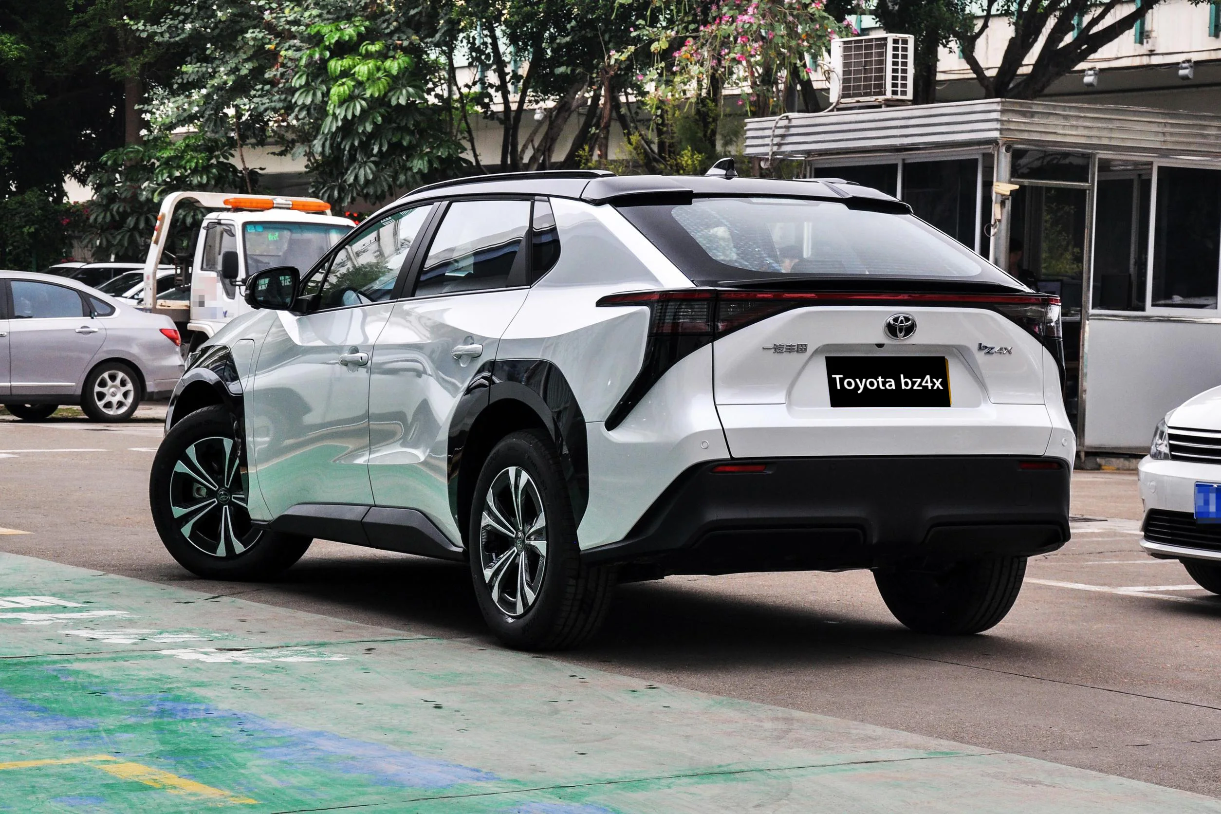 2023 новые энергетические 4-колесные автомобили TOYOTA BZ4X внедорожники электромобили 2WD Toyota Uniland 615 км