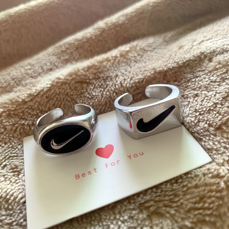 Hip hop tick-mark couple rings