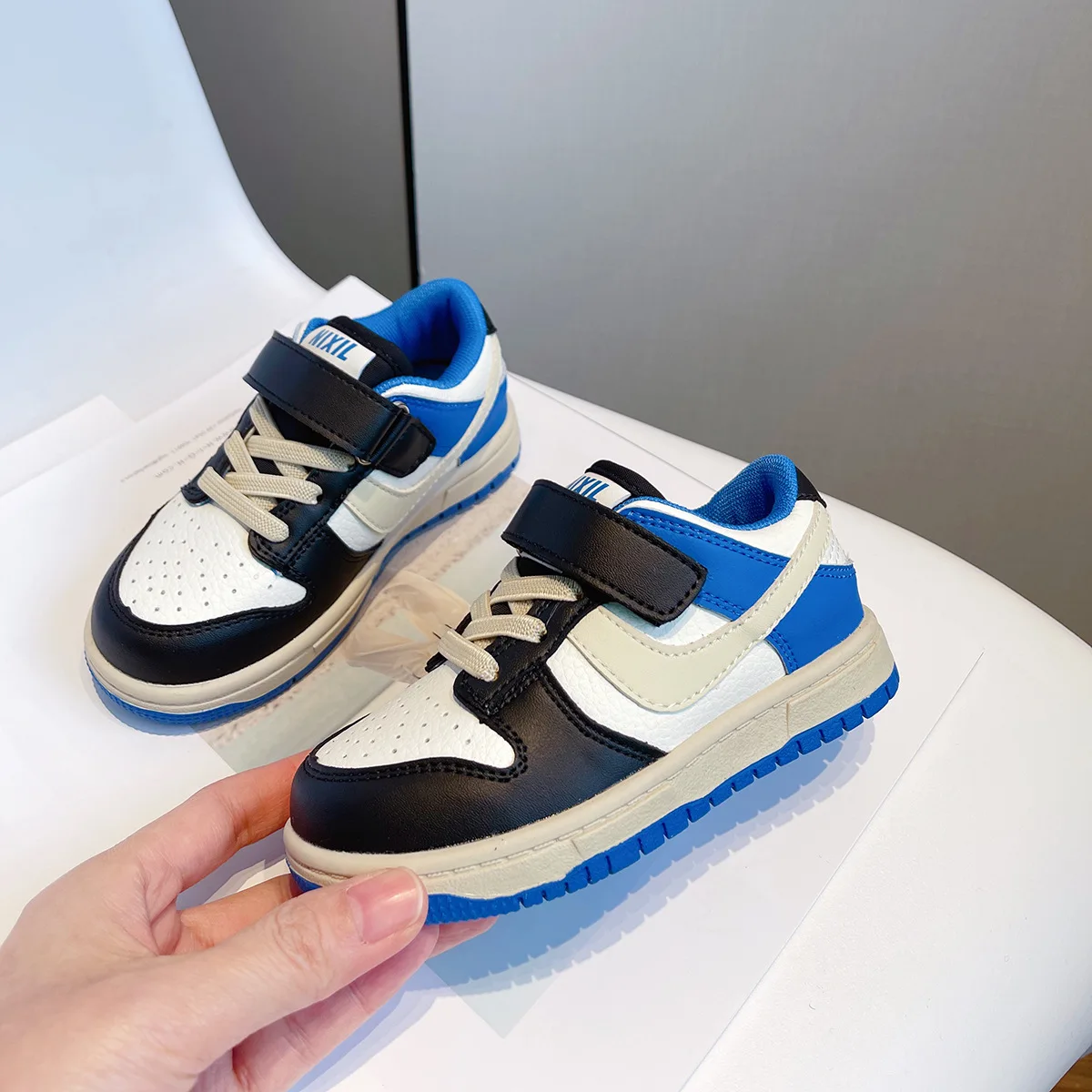 2022 New Fashion Rainbow Kids sport Shoes For Girls Sneakers Students Breathable Mesh Children Shoes Boys Girls Sneakers