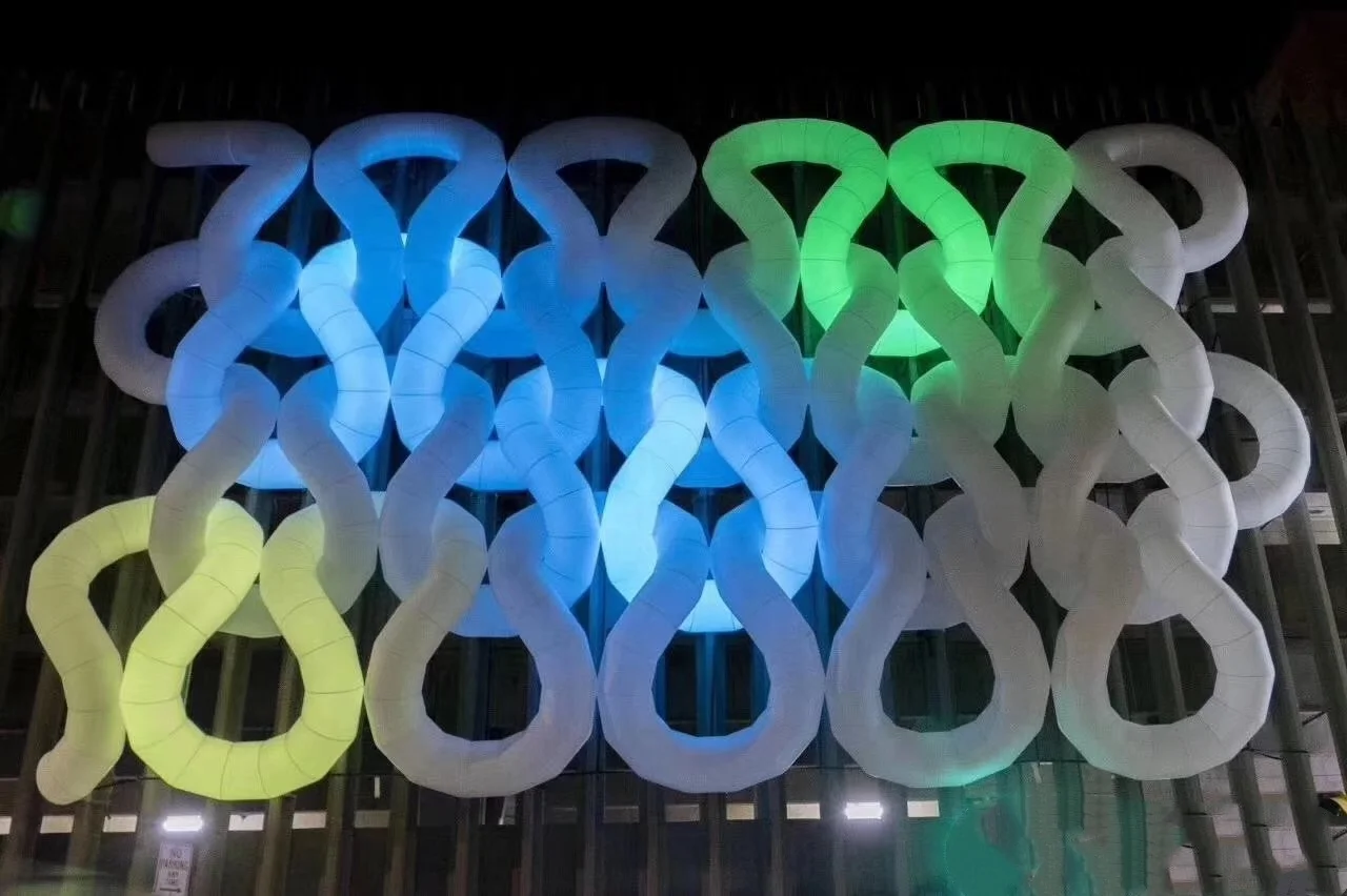 Various cartoon models Inflatable artistic beauty maze climbing wall Inflatable circles