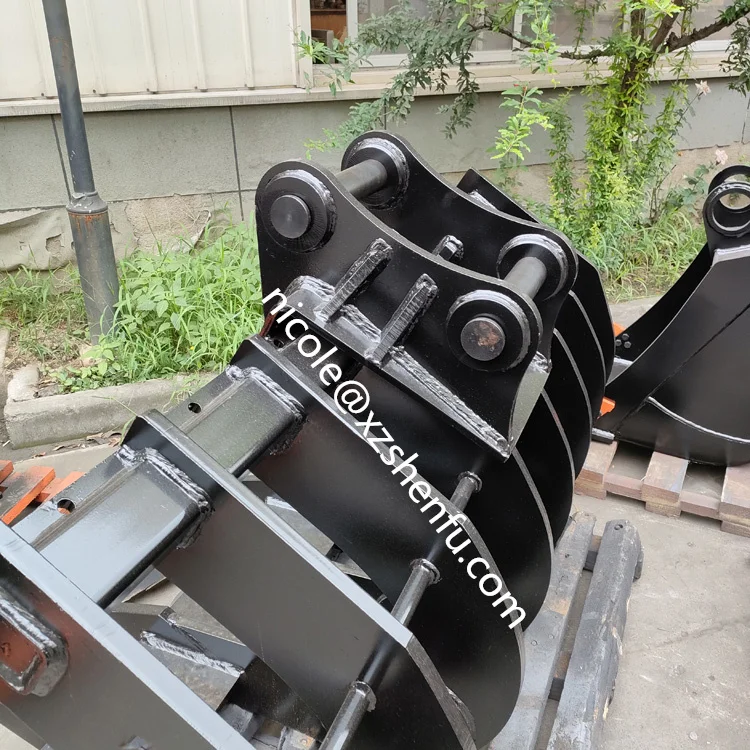 Excavator Attachment of Curved Scoop Root Rake 12T Digger Attachment with Good Quality