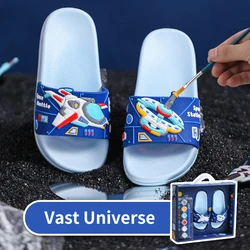 Лидер продаж Нескользящие креативные туфли с рисунком Мультяшные плоские тапочки для девочек из ПВХ оптовая продажа детские «сделай