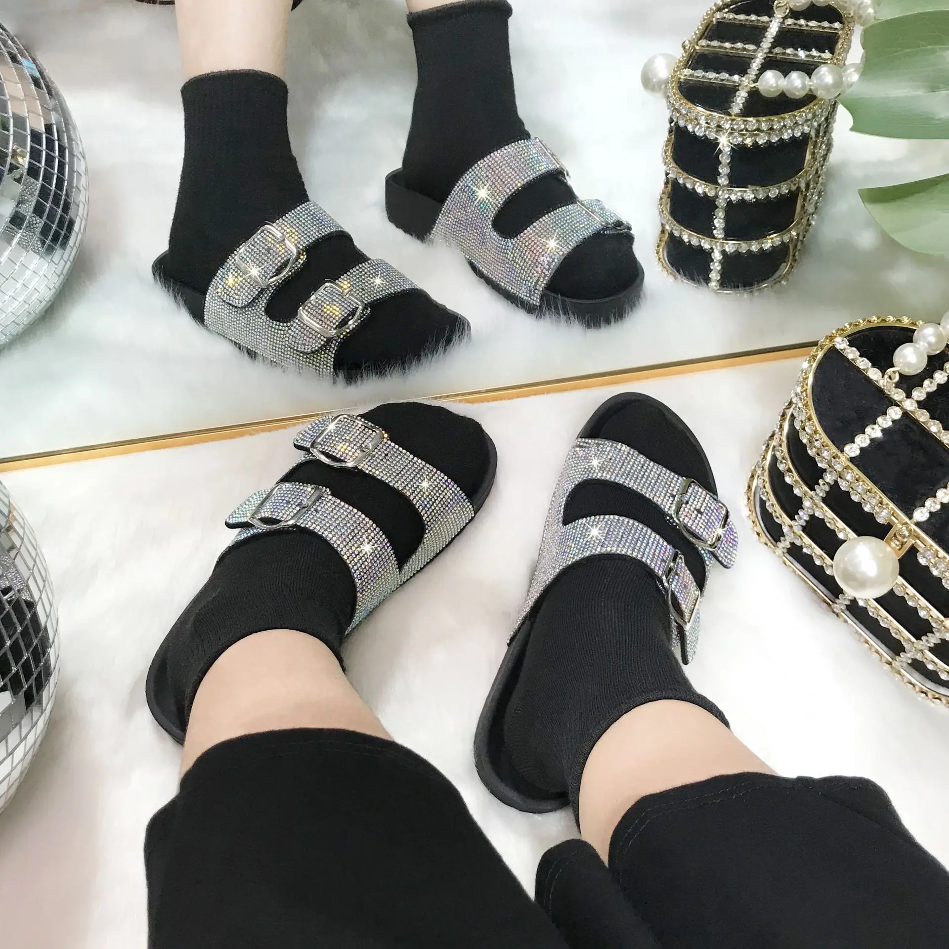 
2021 Hot sell fashion wholesale crystal women slides outdoor and indoor comfortable pvc sandals slides for women 