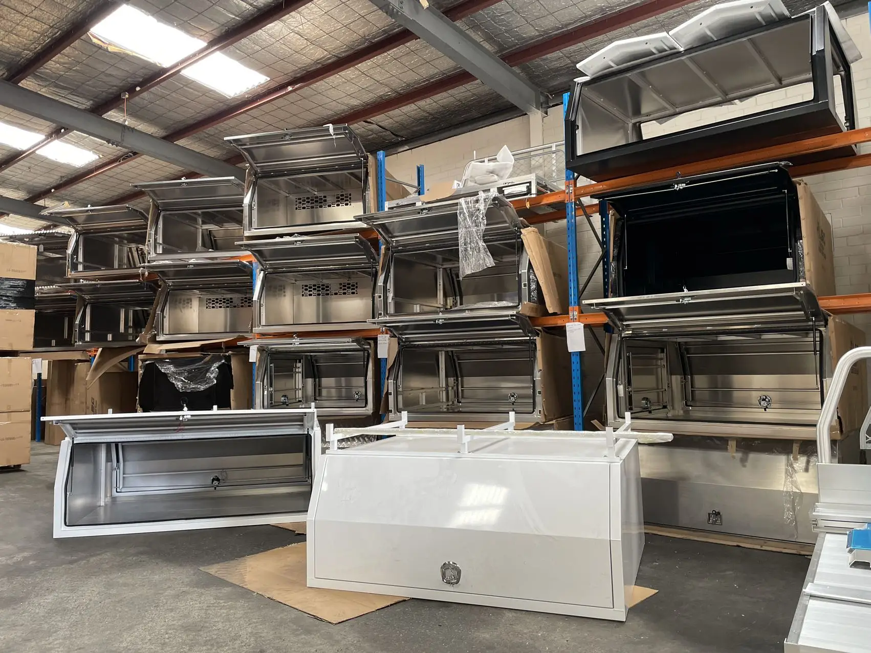 Lamax white aluminium ute canopy ute black toolbox tray and canopy dual/single/extra 4X4 cab