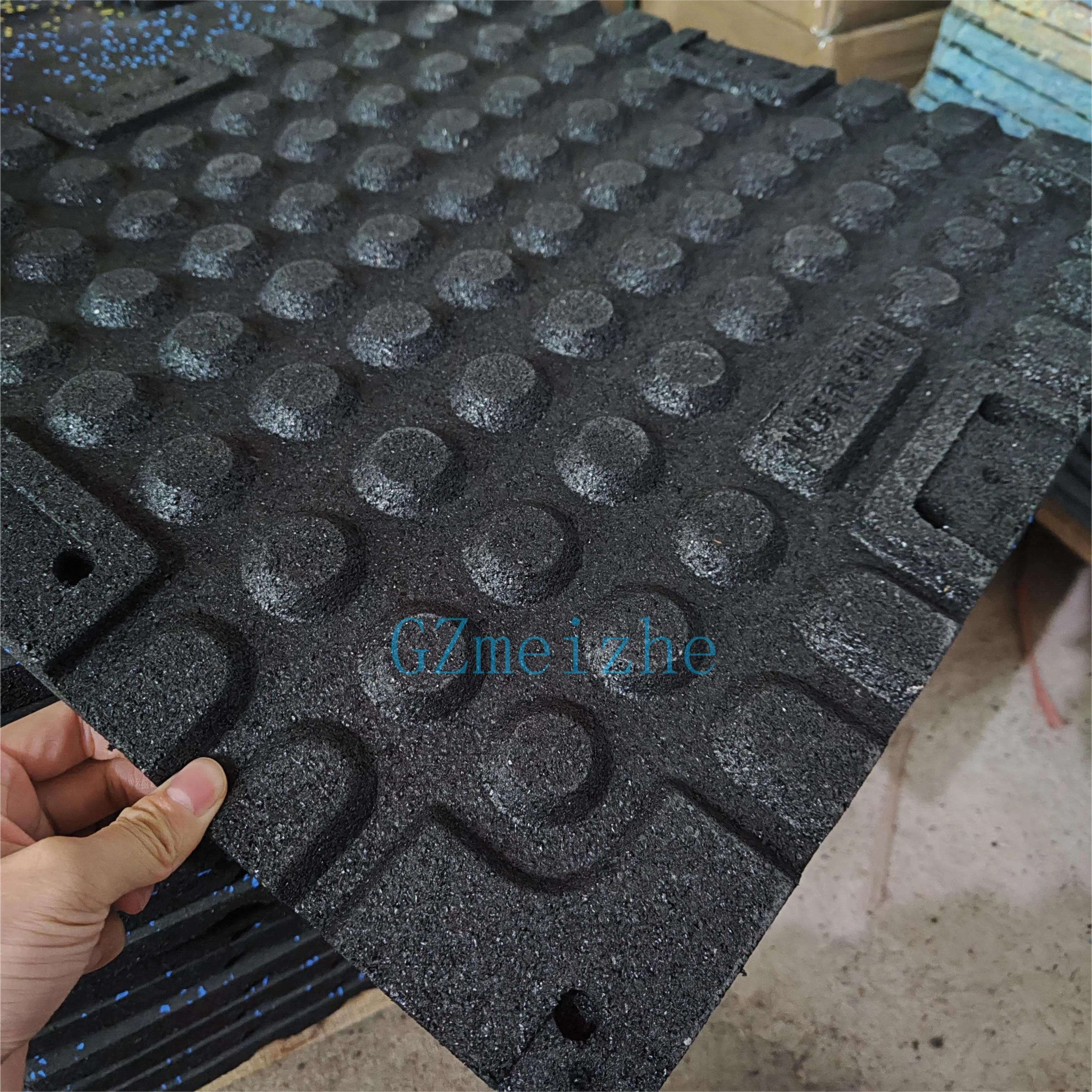 Free Sample Elastic Weight Lifting Gym Rubber Flooring Tiles Blue Dot 25mm Gym Rubber Floor Mat With EPDM Granules