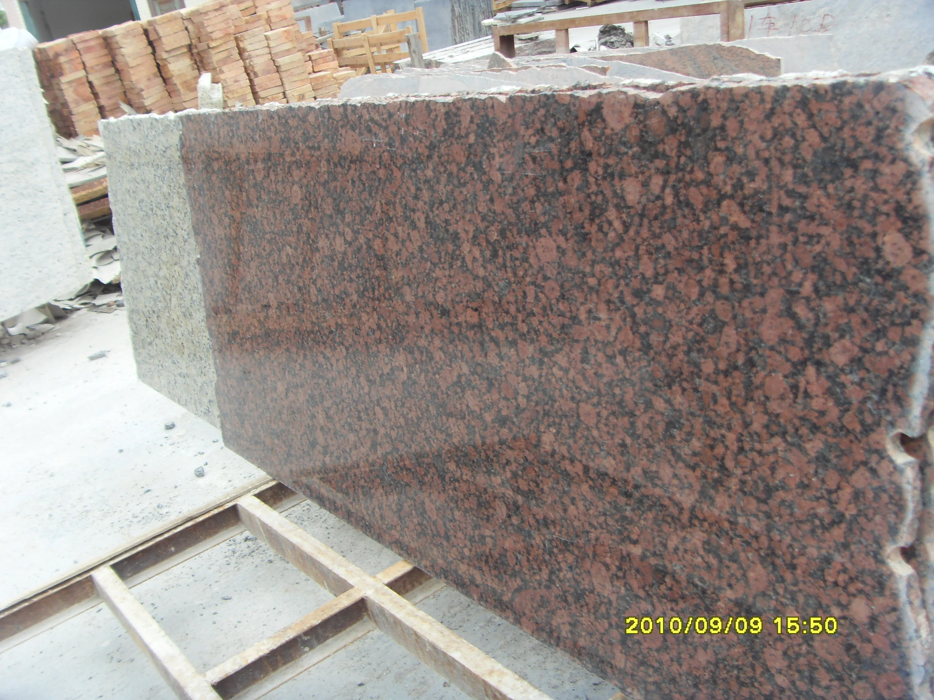 Low price rajasthan Carmen red granite jalore for cemetery vases