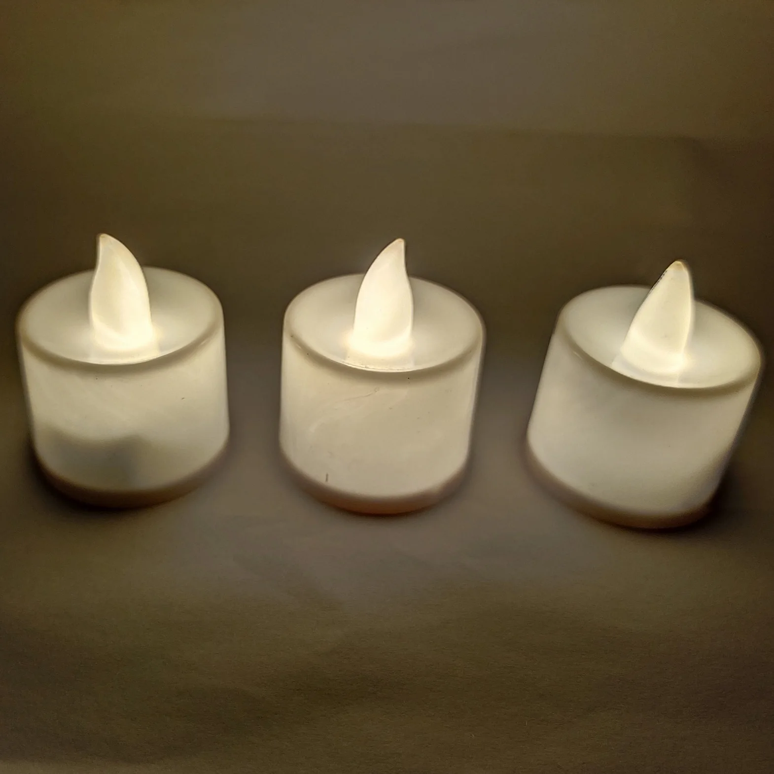 Classic Church Decor Plastic Flickering Light Electric Flameless Realistic Bright Mini Led Tea Light Candles