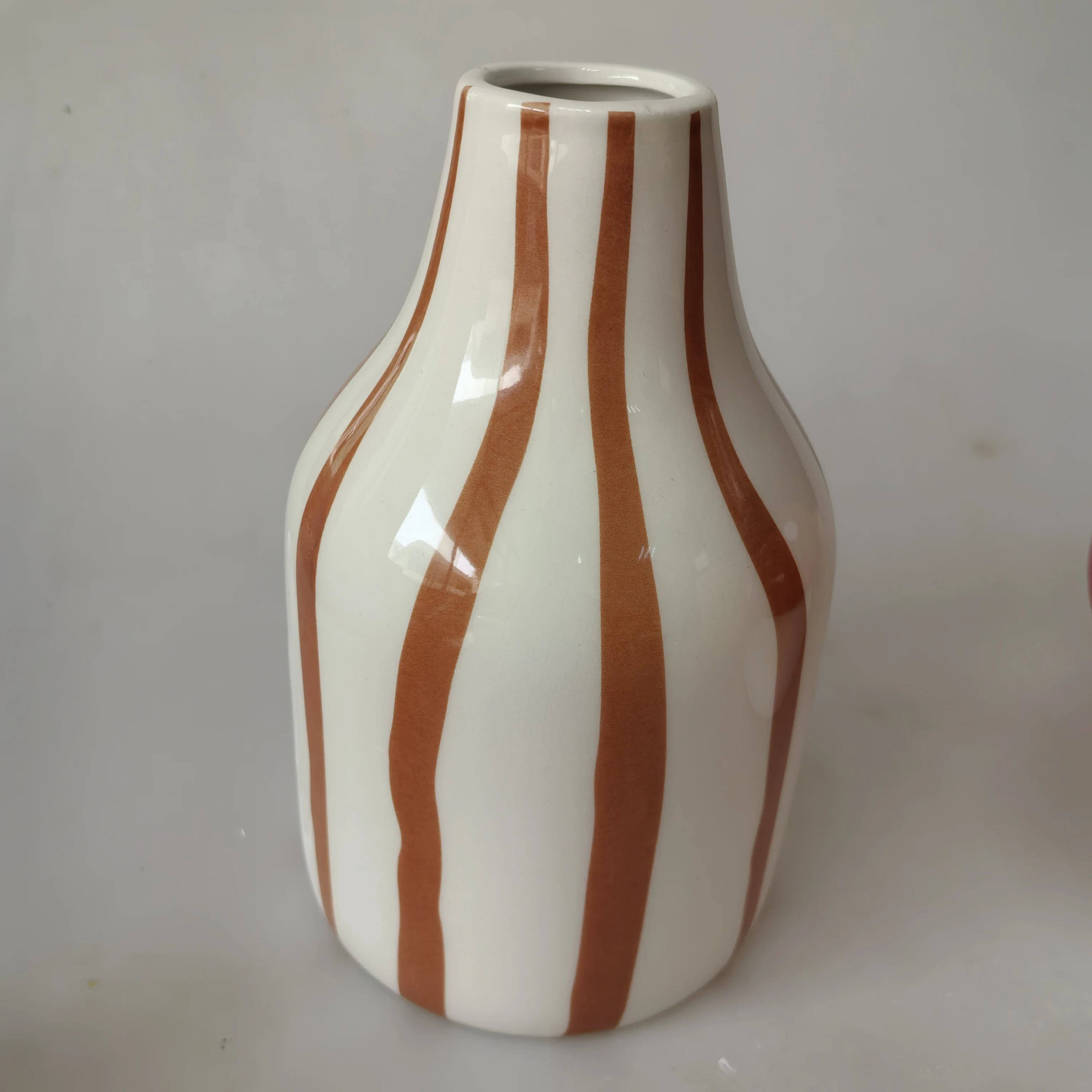 Custom color stripe Ceramic Vase  for Interior Living Room Modern Decorative Flower Ceramic Vases