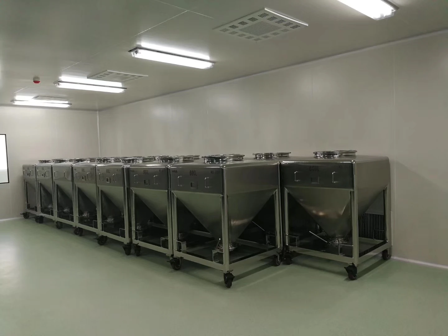 Stainless steel Automatic Pharmaceutical blender IBC Bin