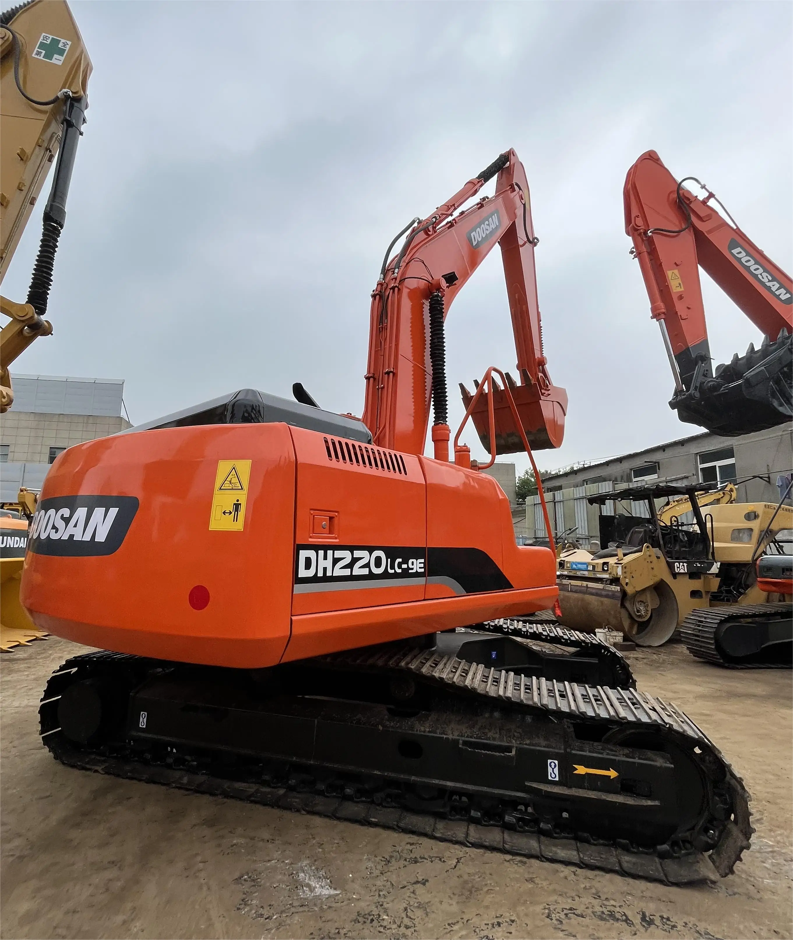 90% New Used 22t Doosan DH220LC-9E DH220-9 DH220-9E DH220LC-9 Crawler Excavator