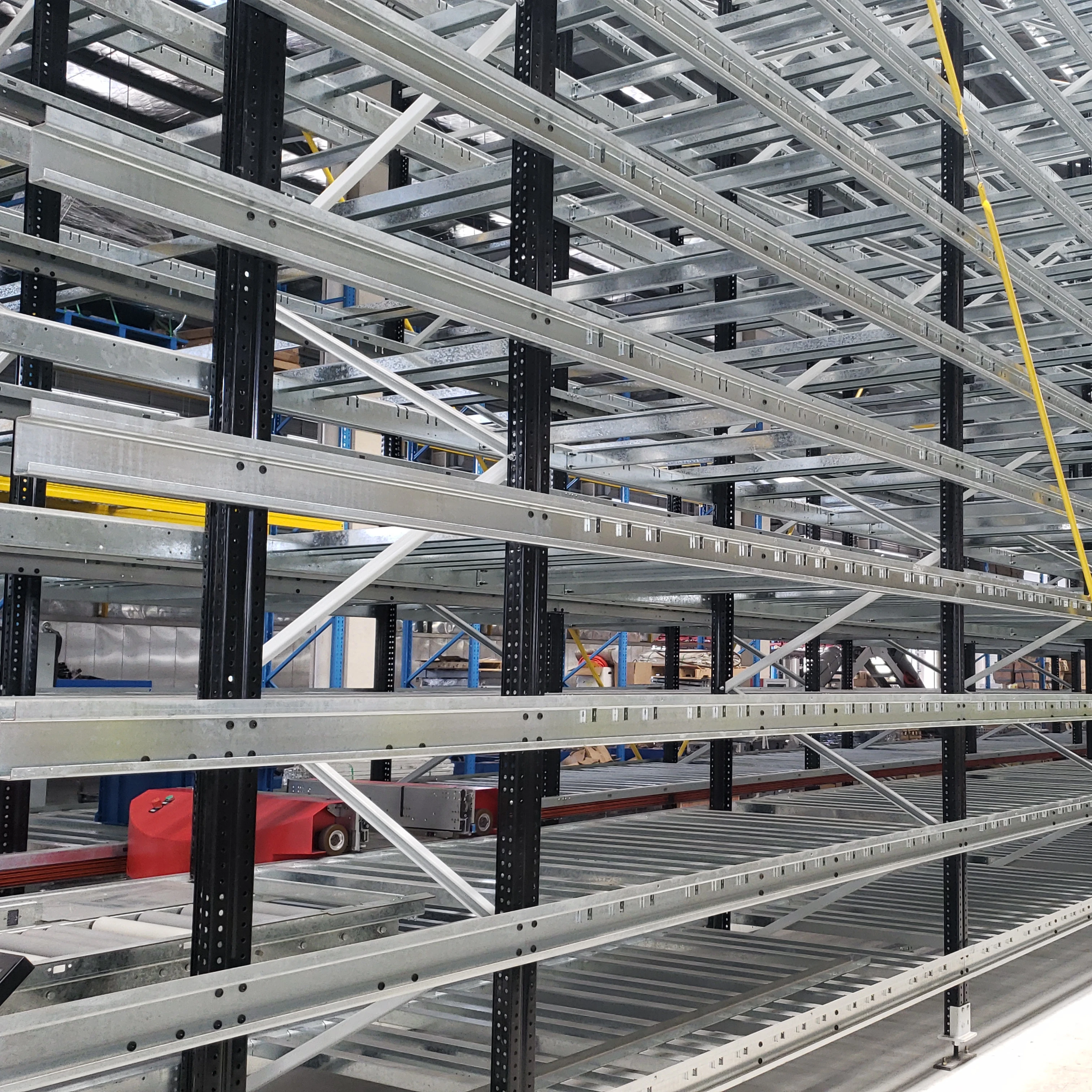 Multi shuttle  systems for automatic warehouse