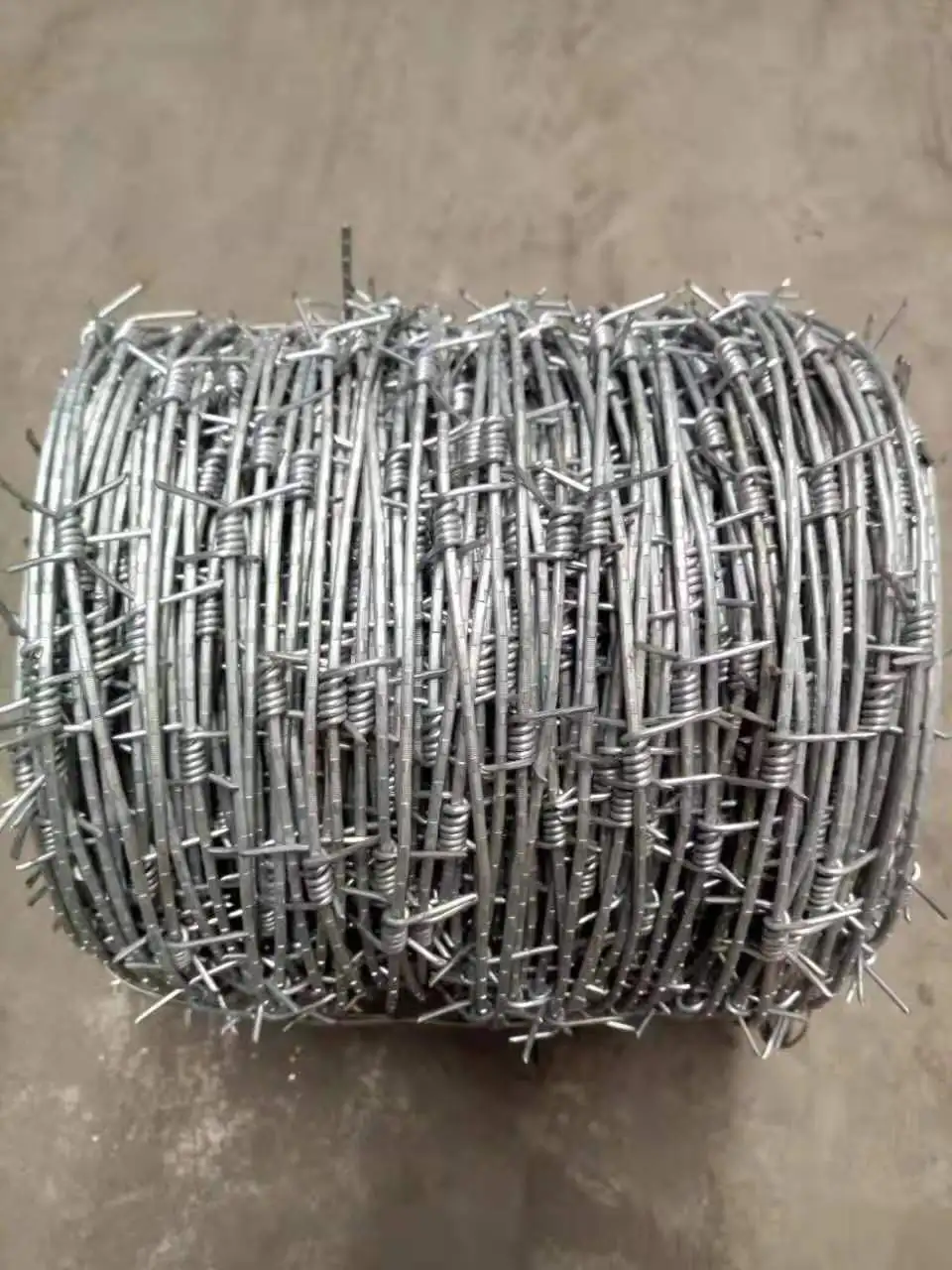 
Super Quality Easy Installation Galvanized fenced barbed wire razor wire 