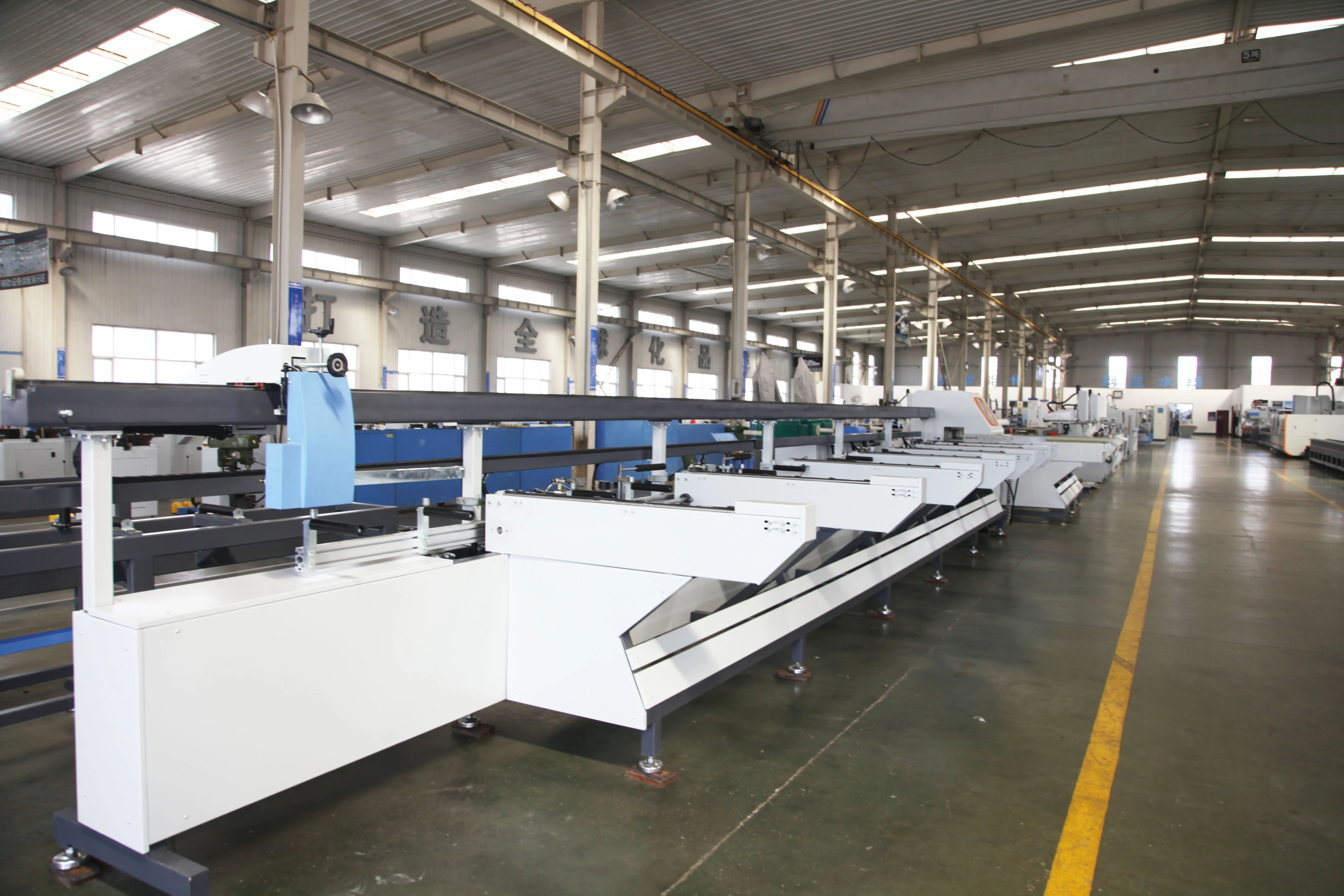 Aluminium Profile Intelligent Cutting Center High speed cutting machine