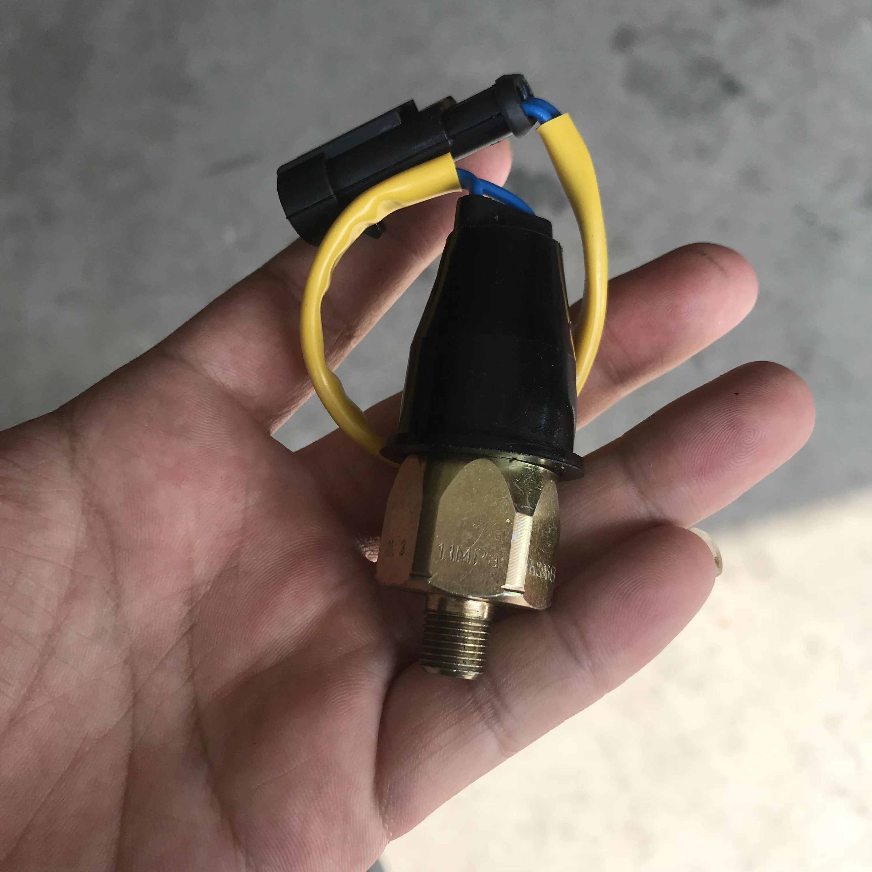 XGMA XG932H XG951HLoaer Transmission oil pressure alarm switch 40B0017/40B0027/40B0291