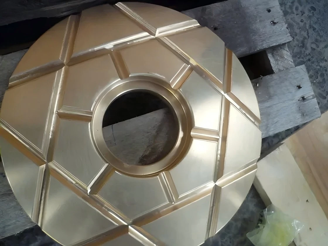 Поршневые износостойкие костюмы конусная дробилка Sandvikk