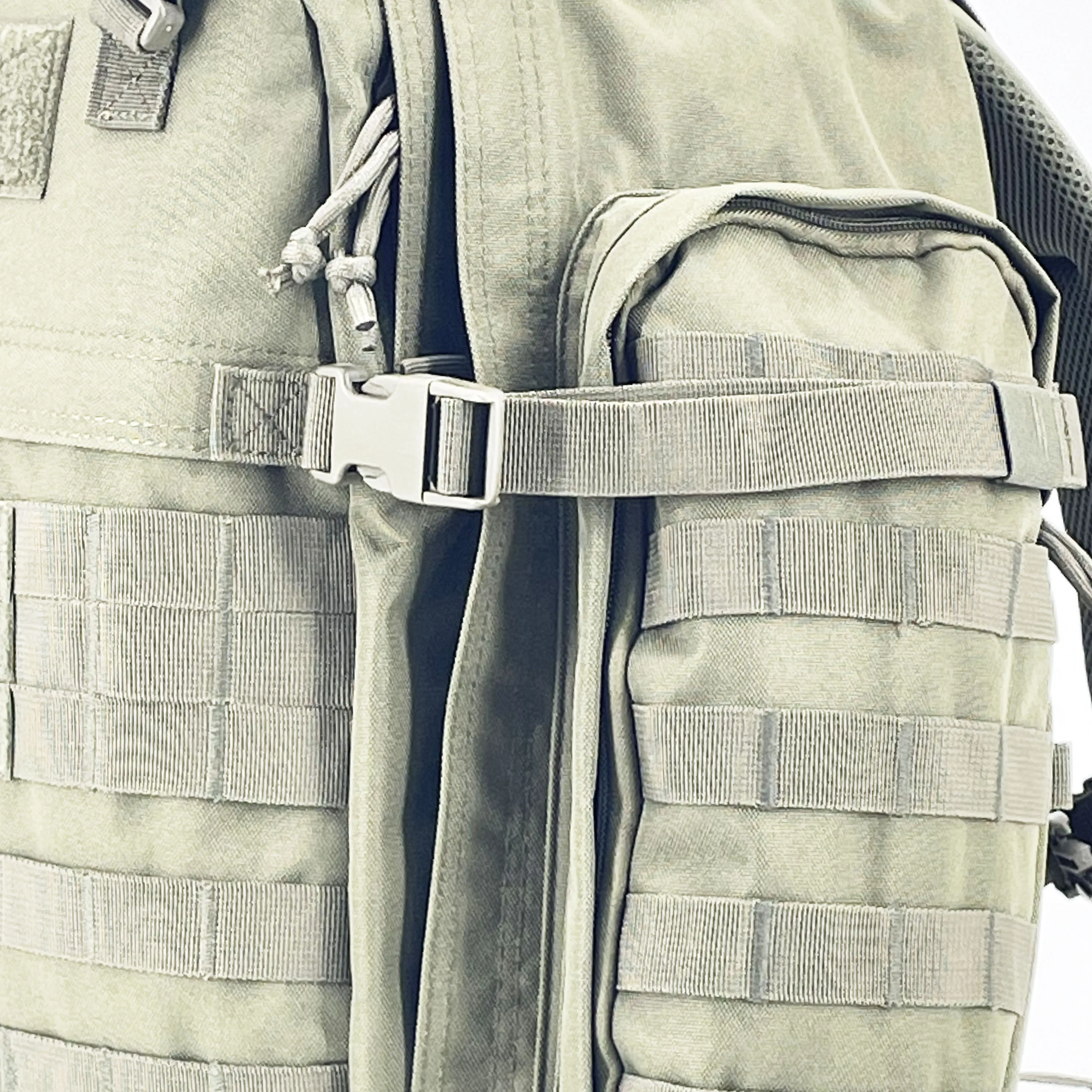 Wholesale Camo Pattern Tactical Backpack Unisex Outdoor Waterproof Camping Backpack with Zipper Closure for Hunting Outing Trips