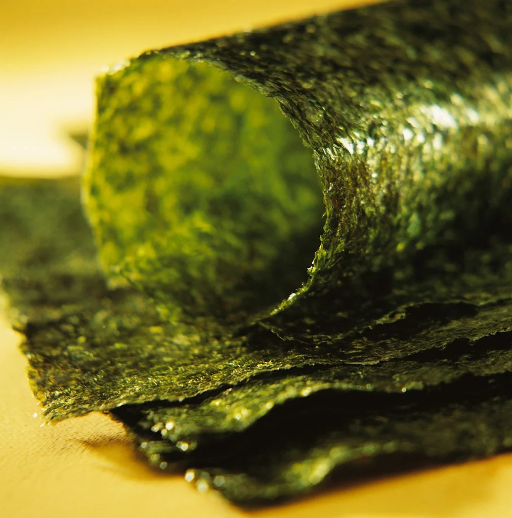 Yaki sushi nori  / roasted seaweed / dark green