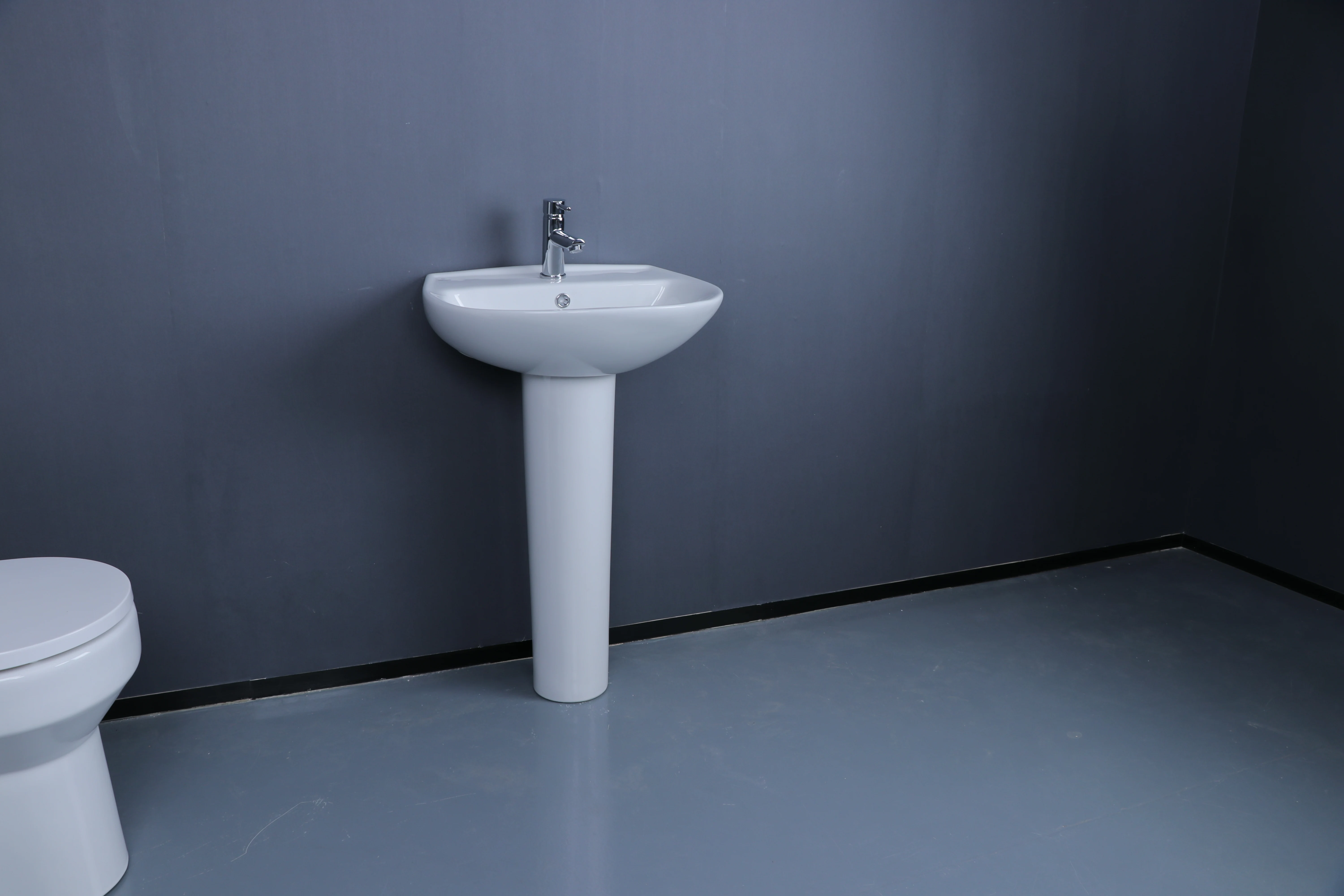 Bolina Best Selling VT012+VT012T European Standard Sanitary Ware Dual Flush Floor Mounted 180mm P-trap Two Piece Toilet