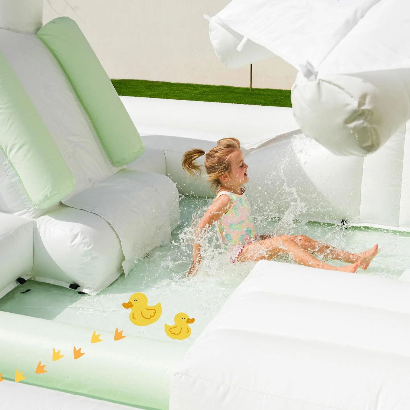 Large Commercial  Toddler Water Inflatable Soft Play Kids Inflatable Water Park Splash Pad Water Slide Inflatable Obstacle Race