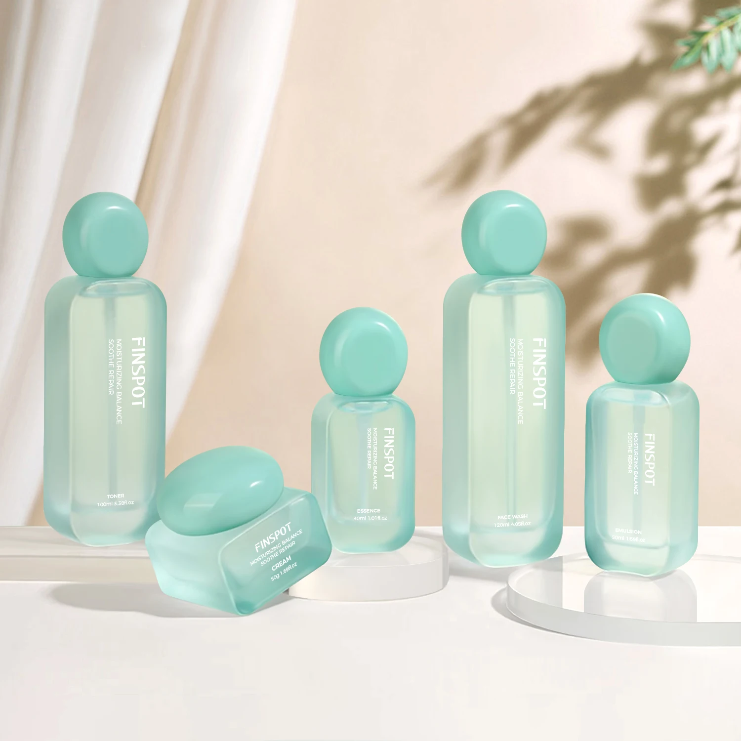 Wholesale Free Sample Empty Flat Square Cosmetic Glass Bottles and Jars Sets 30ml 50 ml 100ml Skincare Bottles Packaging Luxury