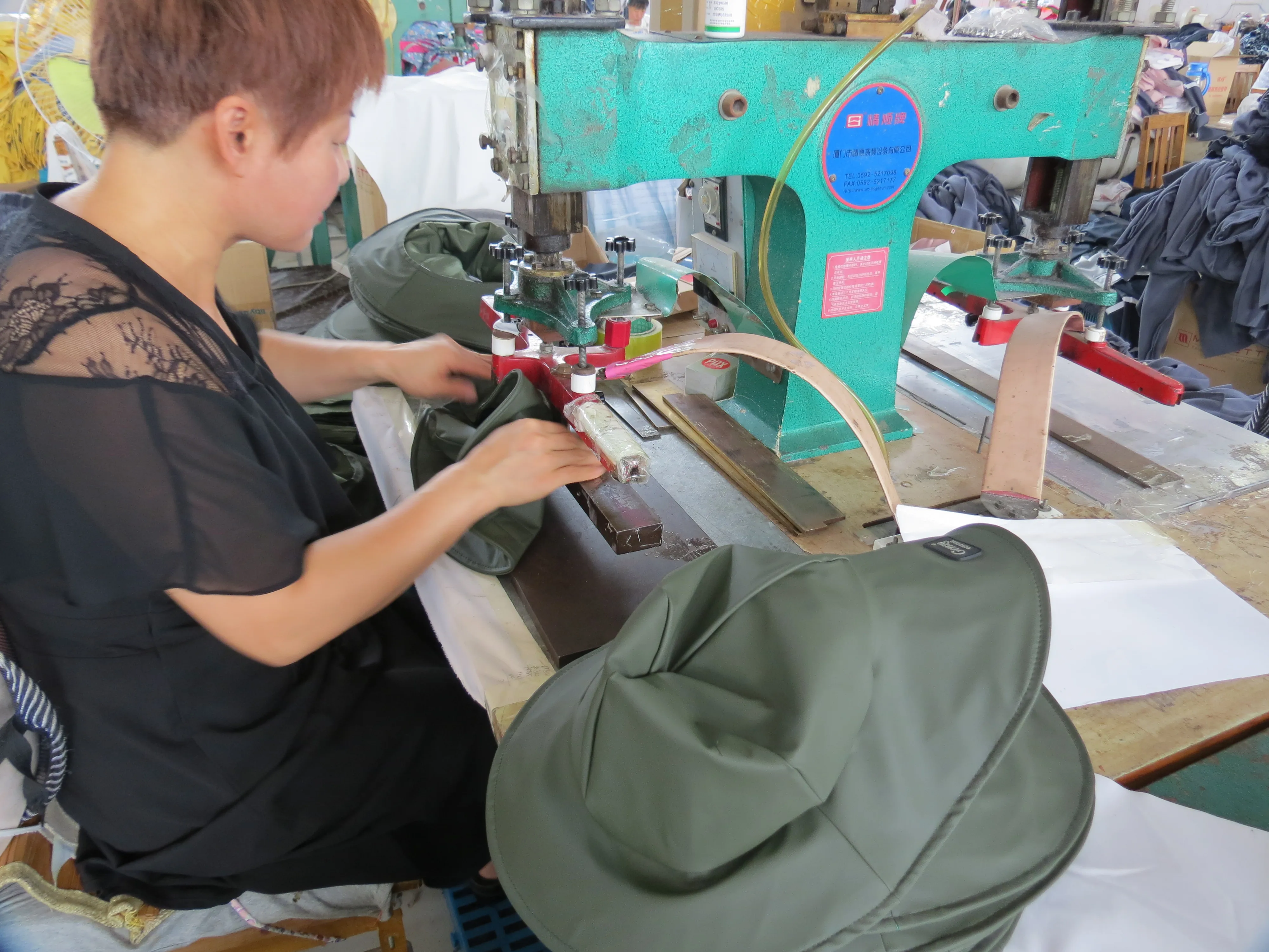 
kids soft shell pocket rain jacket breathable pu hood raincoat for girls seam welding 