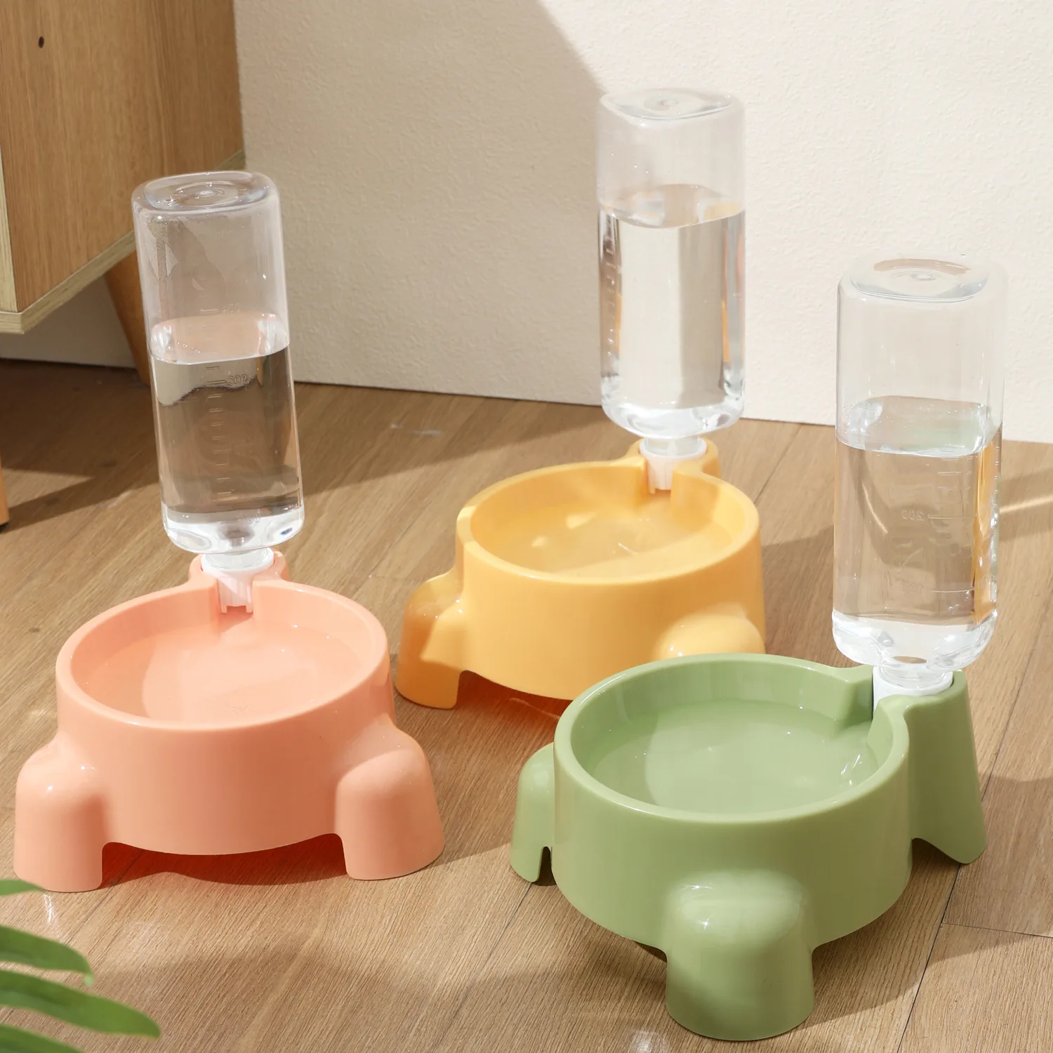 Taotao Pets Original Hot sale Automatic 500ML Pet Water Bowl Feeder Water For Dogs Portable Pet Dog Cat Auto Drinking Water Bowl