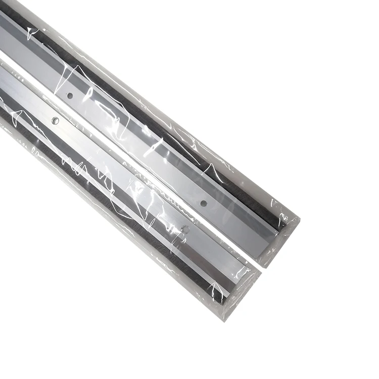 19011L Aluminum Door Brush with 100%pp Weather Strip  door bottom flexible bottom seal