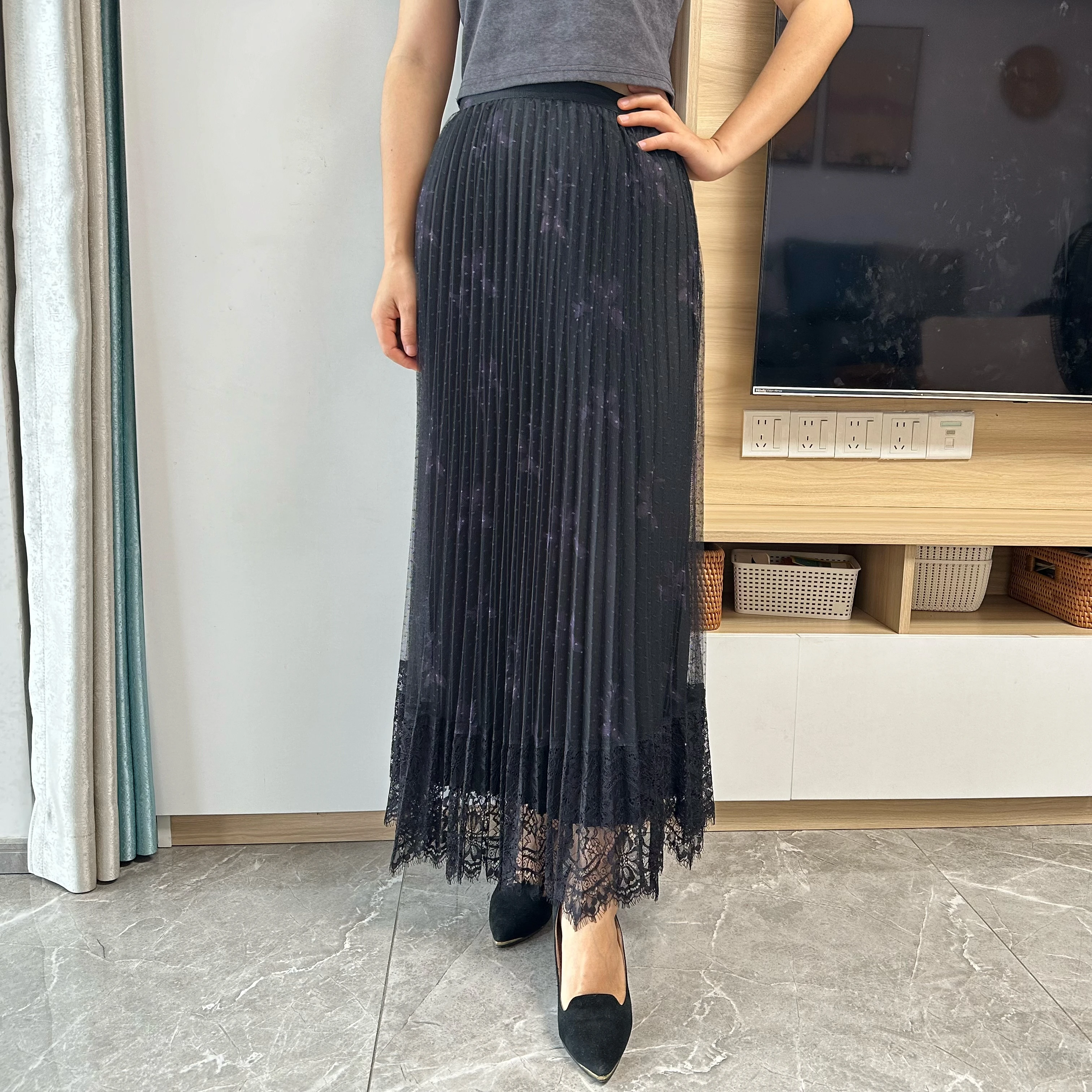 Custom High Quality Black Lace Trimmed  Mesh Pleated Long Skirt