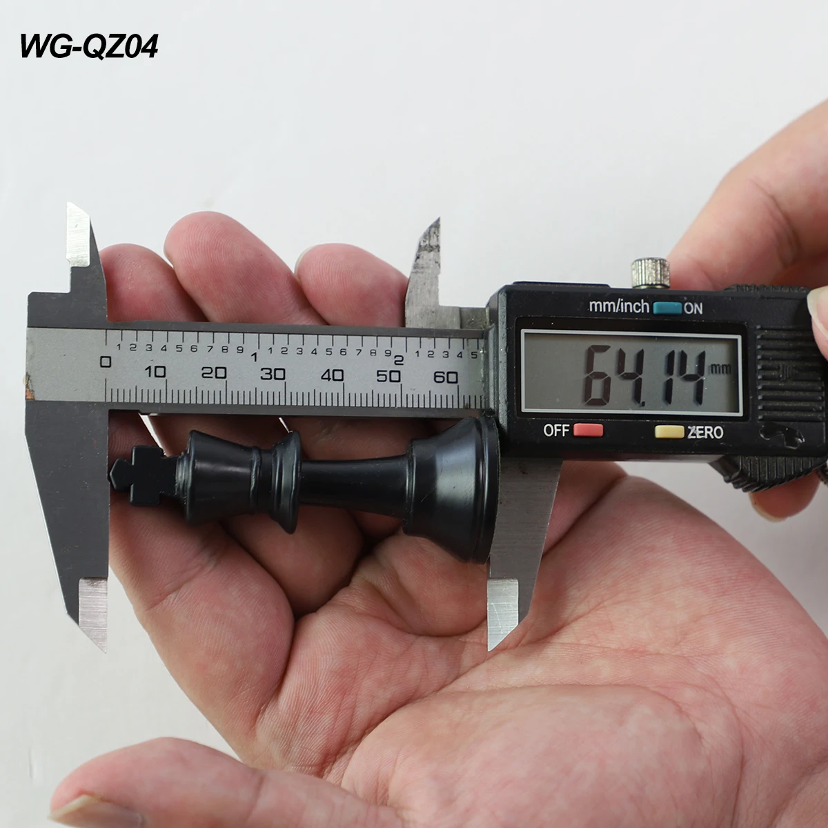 Manufacturers selling Analysis Size PS material 6.4 cm king height portable small 32 chess pieces sets piezas de ajedrez