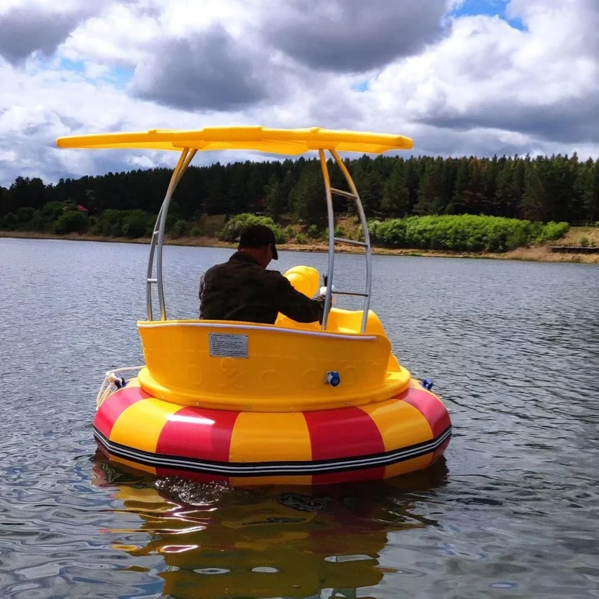 Children playing inflatable boat with motor 12v dc electric motor boat kids water bumper boats for sale