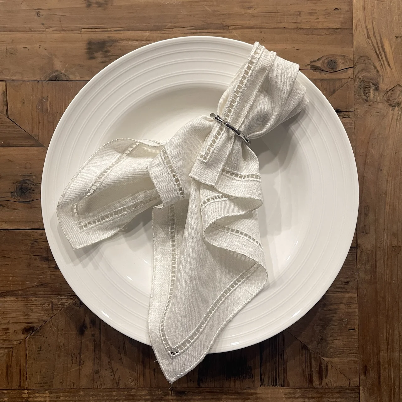 Custom Monogram Laser Cut Embroidered Cloth Napkin  Europe Style Natural Ramie Linen Home Wedding Party Restaurant Wholesale