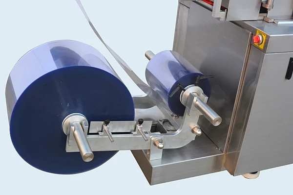 Thermoforming Blister Packing Machine Candy Chewing Gums Blister Packaging Machine