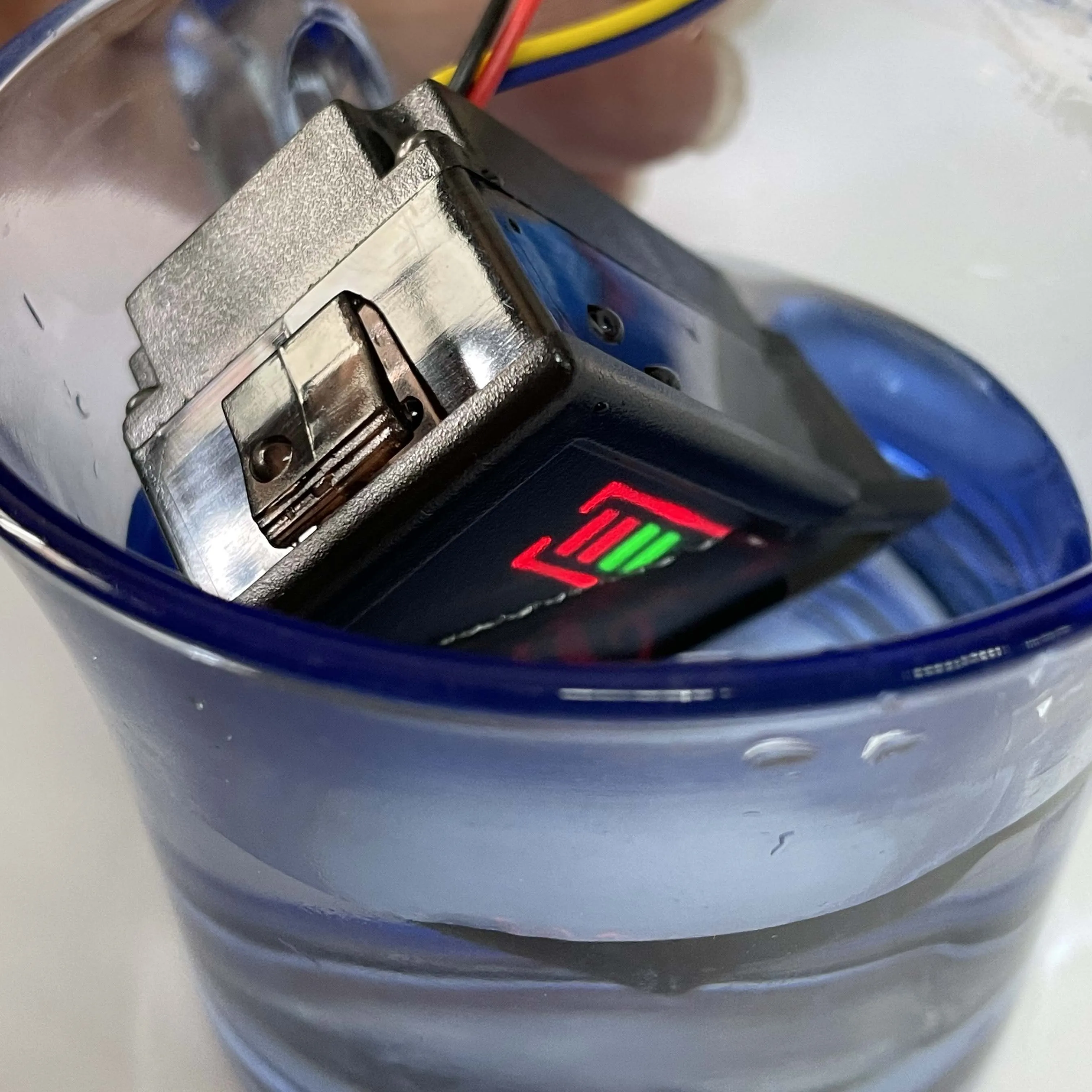 Waterproof Lithium lead-acid battery Ni-MH battery charge indicator voltmeter