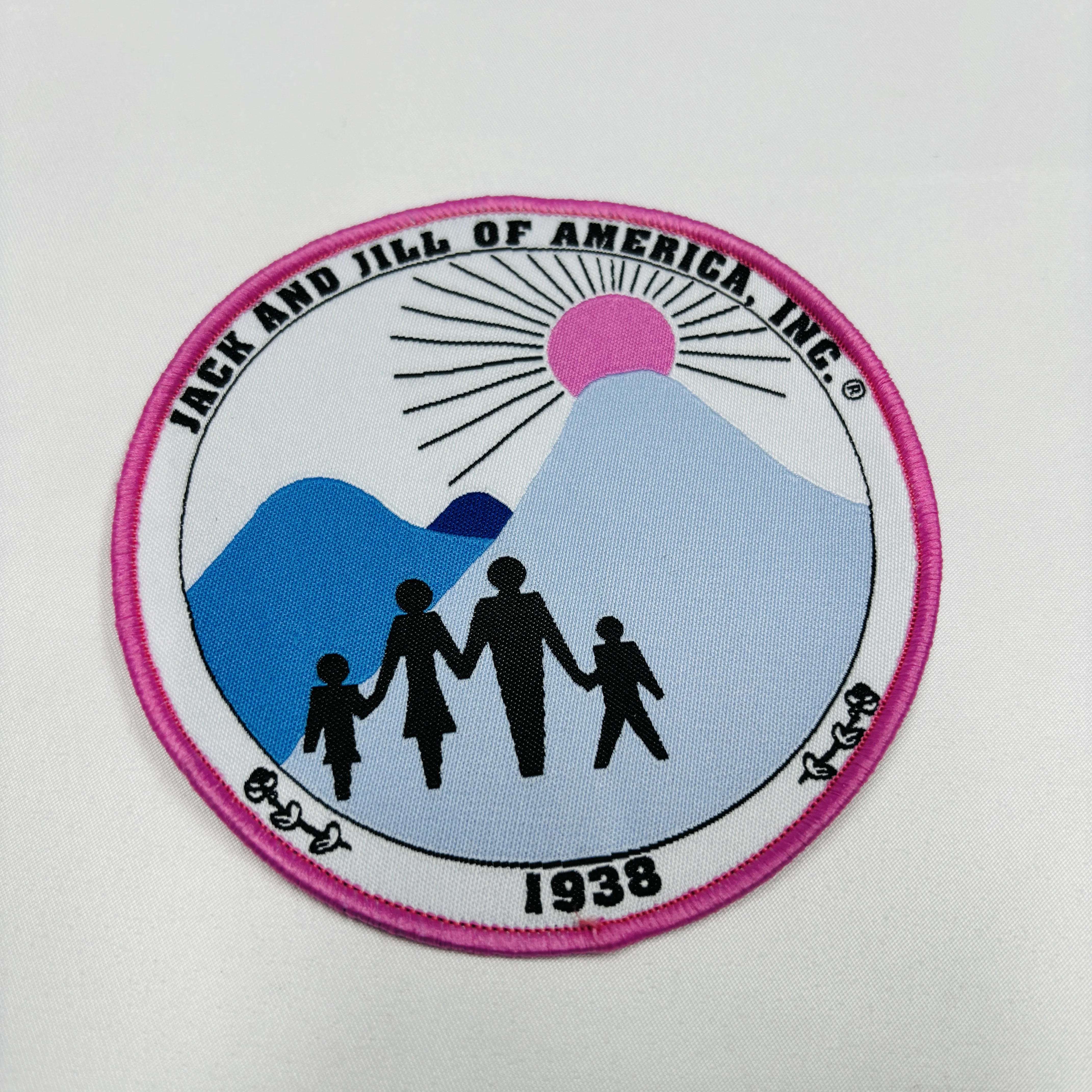 china factory Wholesale custom logo  clothing large embroidery badge t woven embroidered patch for sale