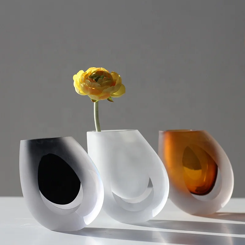 Bixuan Handmade Mouthblown Art Glass Vase Unique Bud Shape Design Home Table Decor Centerpieces High-end Heavy Small Glass Vases