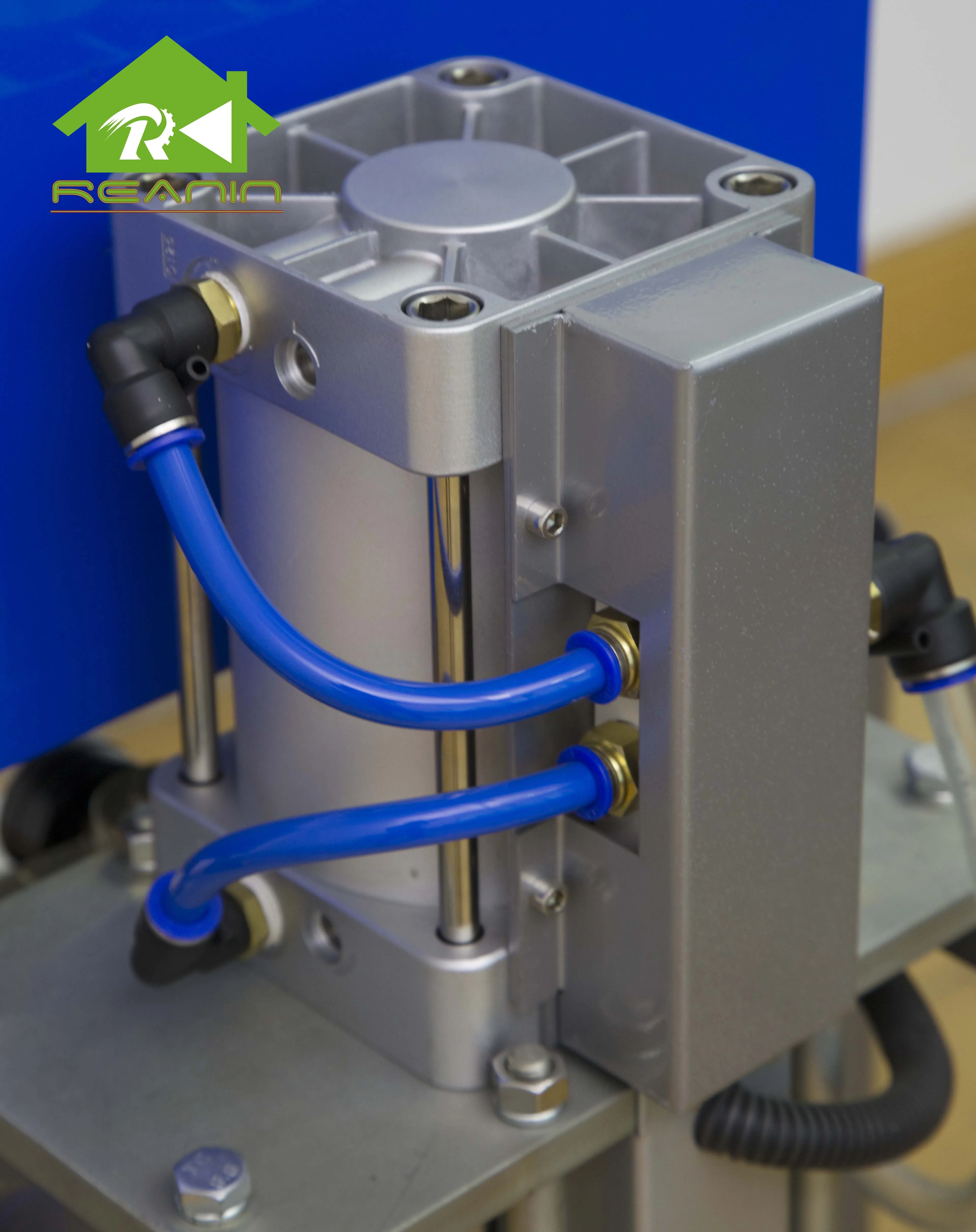 Reanin K2000 Pu Spray Foam Injection Pneumatic Portable Thermal Insulation Polyurethane Foam Machine