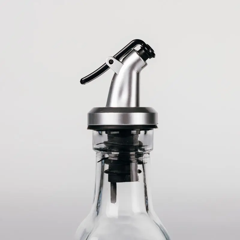 High Quality 150ml 250ml 500ml Square fluids olive oil Glass Oil Bottles with Easy Pour Spout for Vinegar Storage