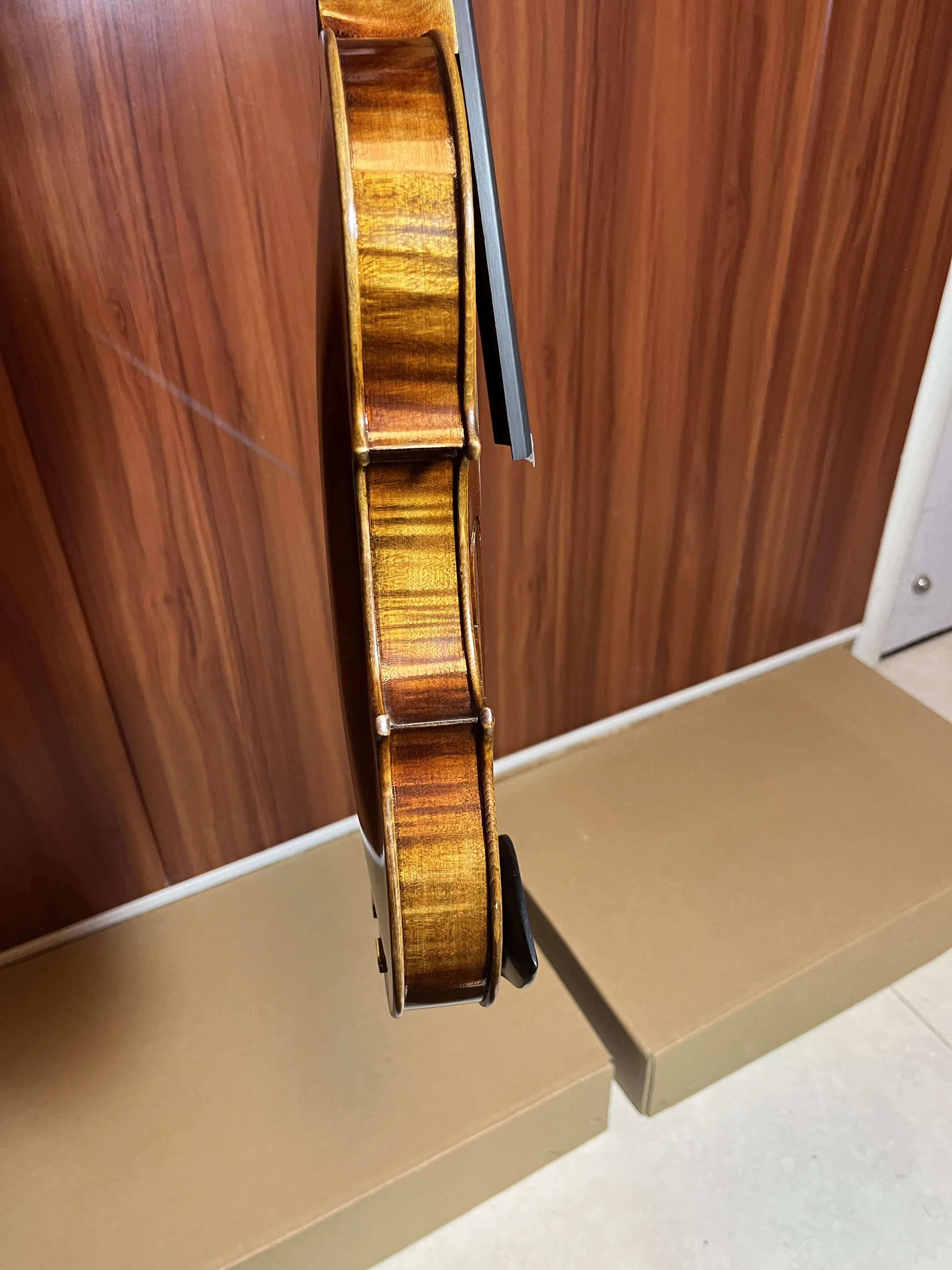 SurpassMusica натуральный цвет 4/4 3/4 1/2 Скрипки ручной работы равномерный пылающий Блестящий лак Натуральный Цвет однотонный Еловый топ с кленовой спинкой