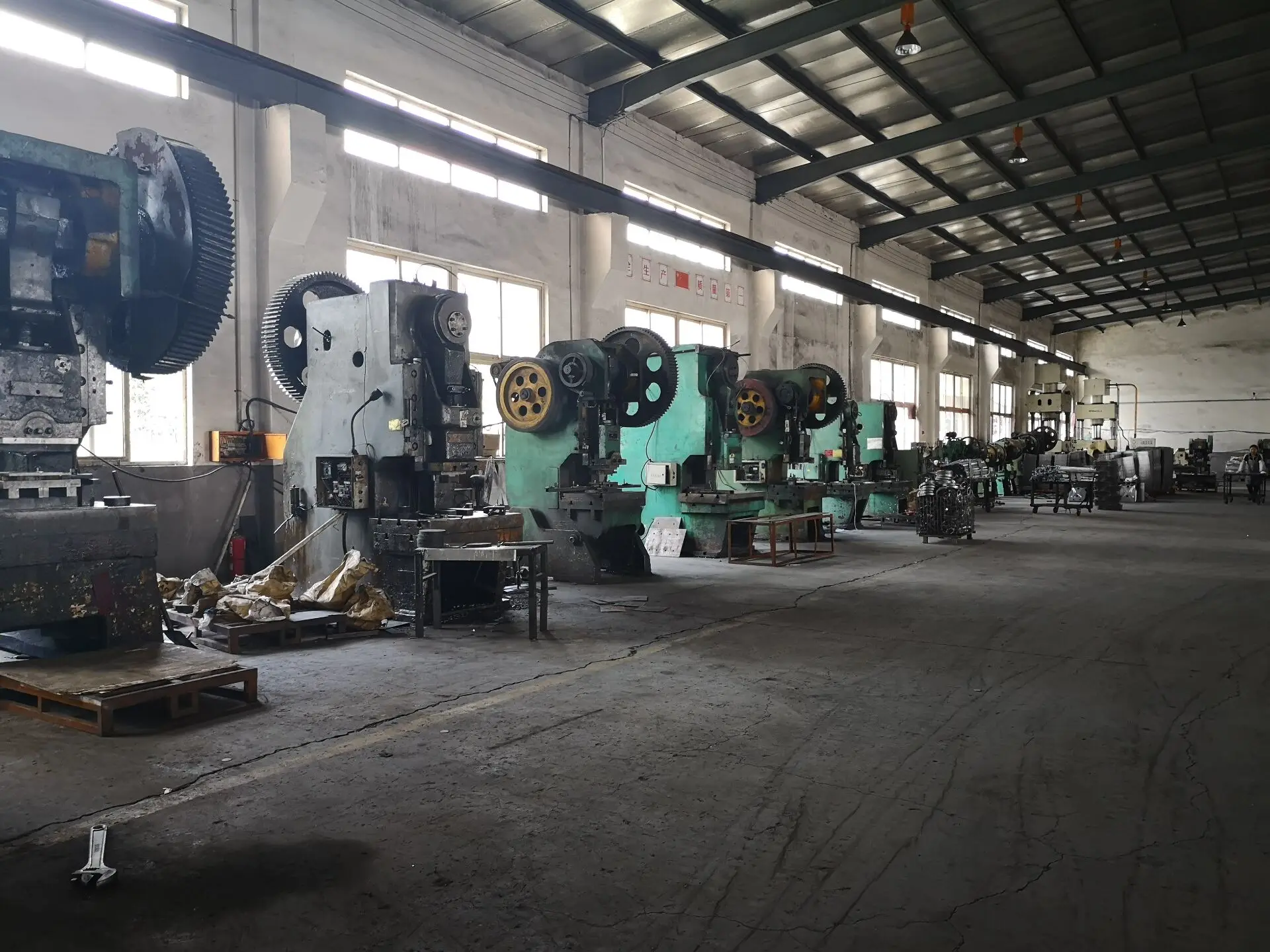 OEM fabrication stamped zinc plated U-shape bracket