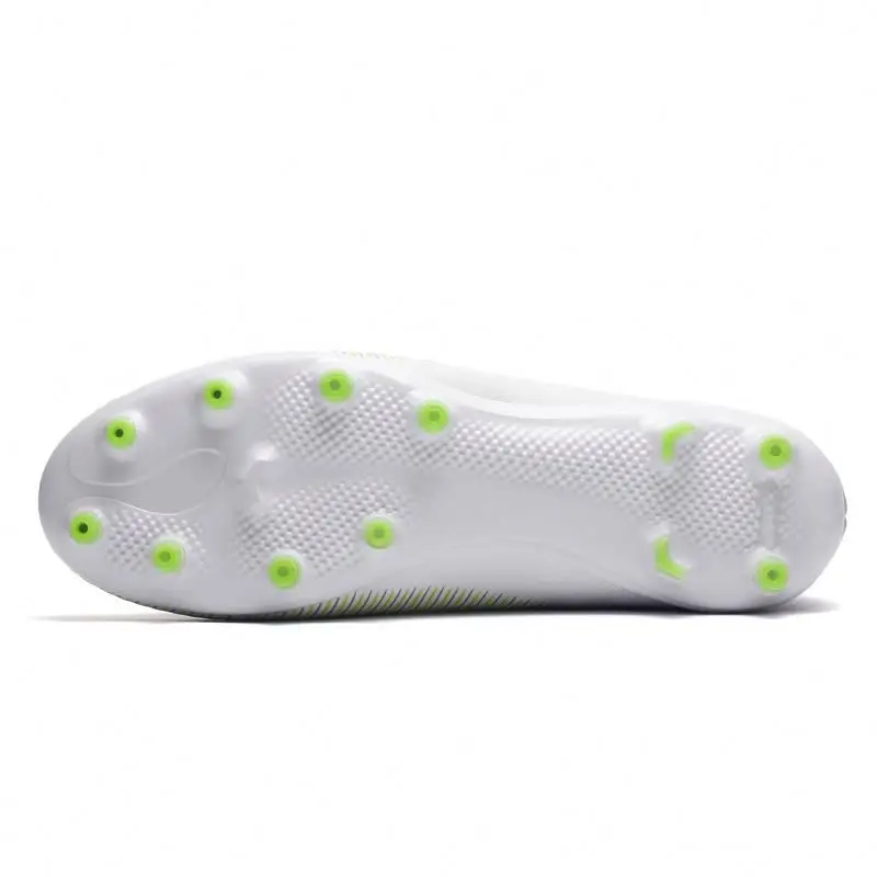 2017 OEM Men outdoor sport shoes for football use, grade original quality soccer boots new style outdoor football soccer SS-9941