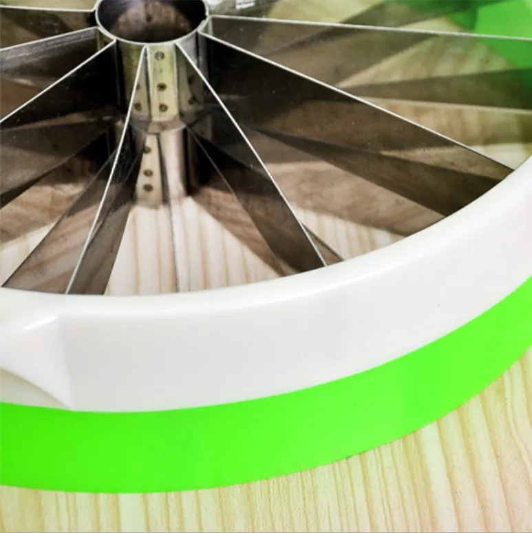 Kitchen Watermelon Slicer Creative Melon Cutter Knife 410 Stainless Steel Fruit Cutting Slicer Practical Tools